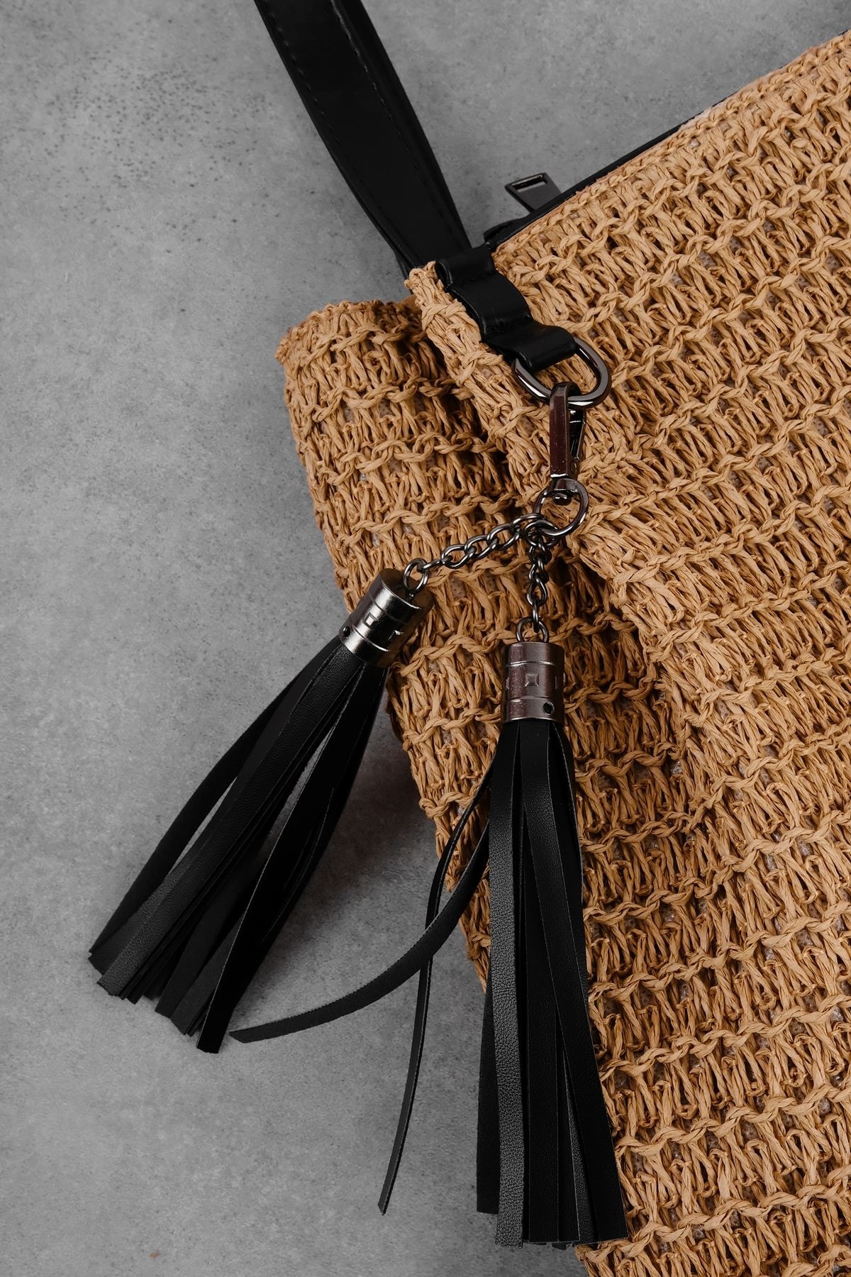 Kadın Püskül Detaylı Büyük Hasır Omuz Çantası (2179) 2827 - siyah