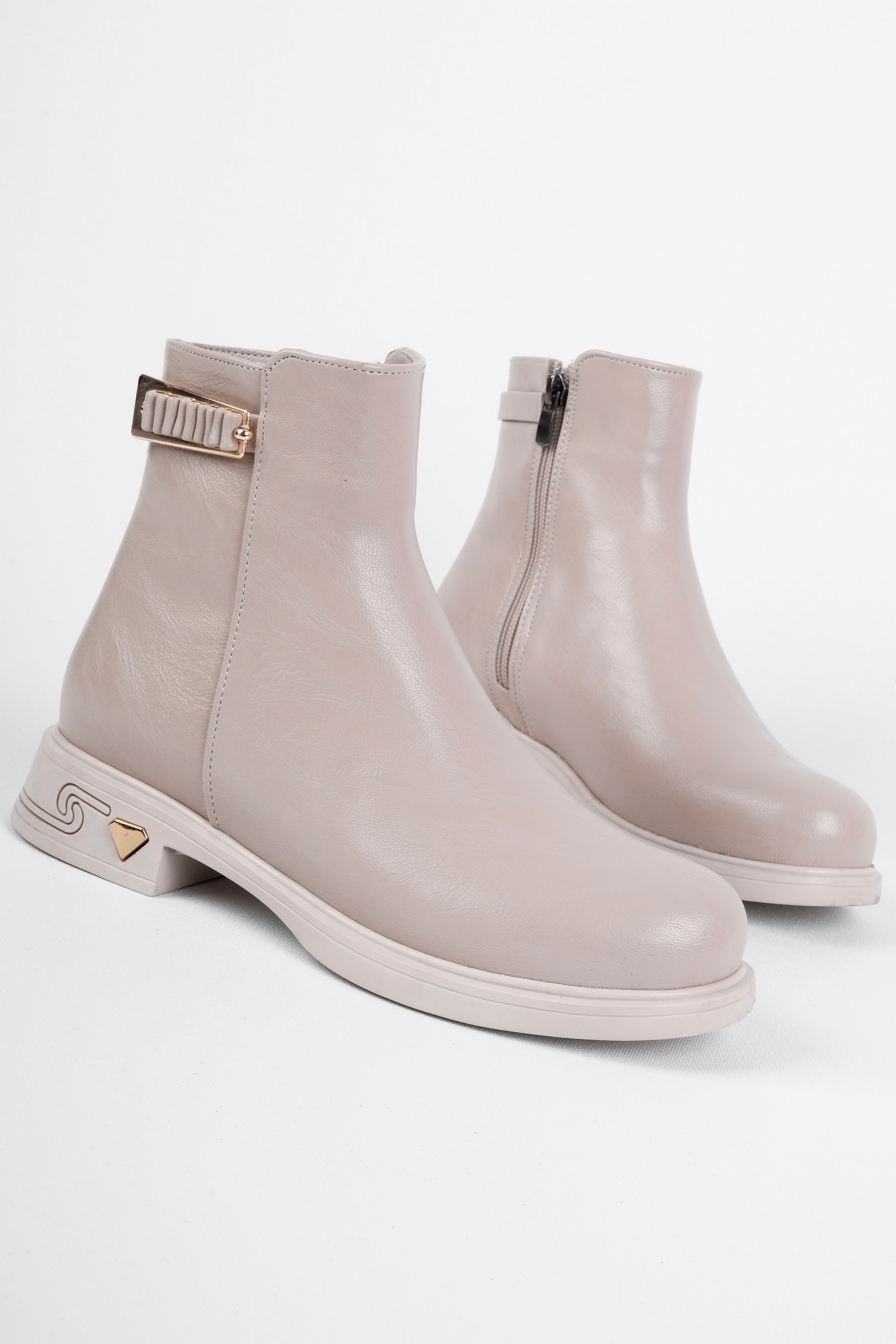 Shay Kadın Toka Detaylı Fermuarlı Bot b4204 - Krem