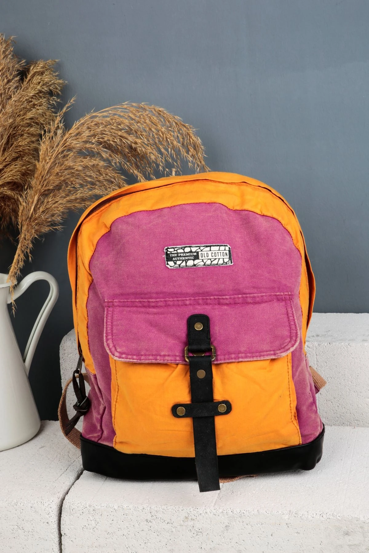 SEPAL KEMER DETAYLI SIRT ÇANTA