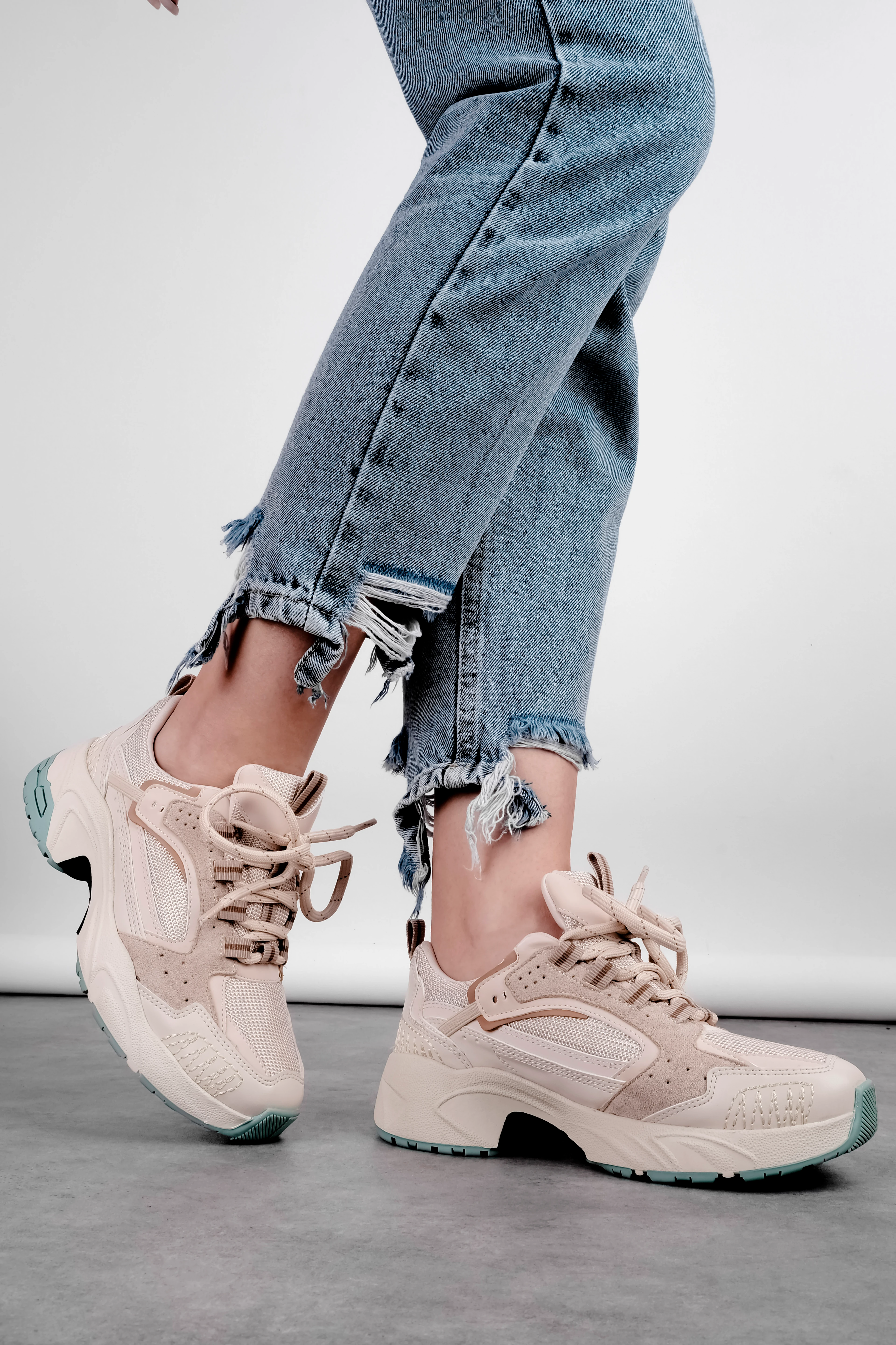 Eleanor Kadın Kenarlarından Dikiş Detaylı Bağcıklı Spor Ayakkabı - Krem