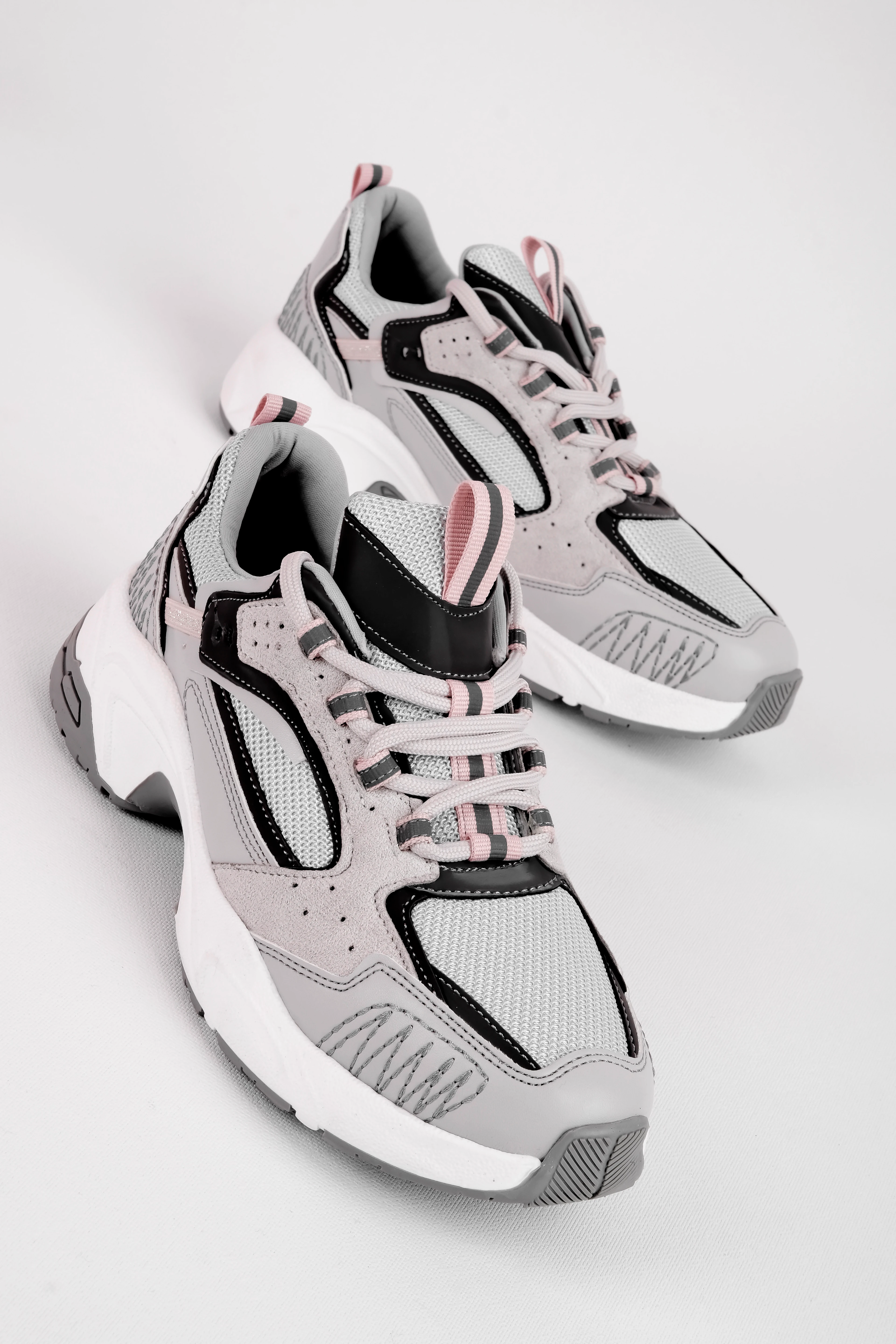 Eleanor Kadın Kenarlarından Dikiş Detaylı Bağcıklı Spor Ayakkabı - GRİ