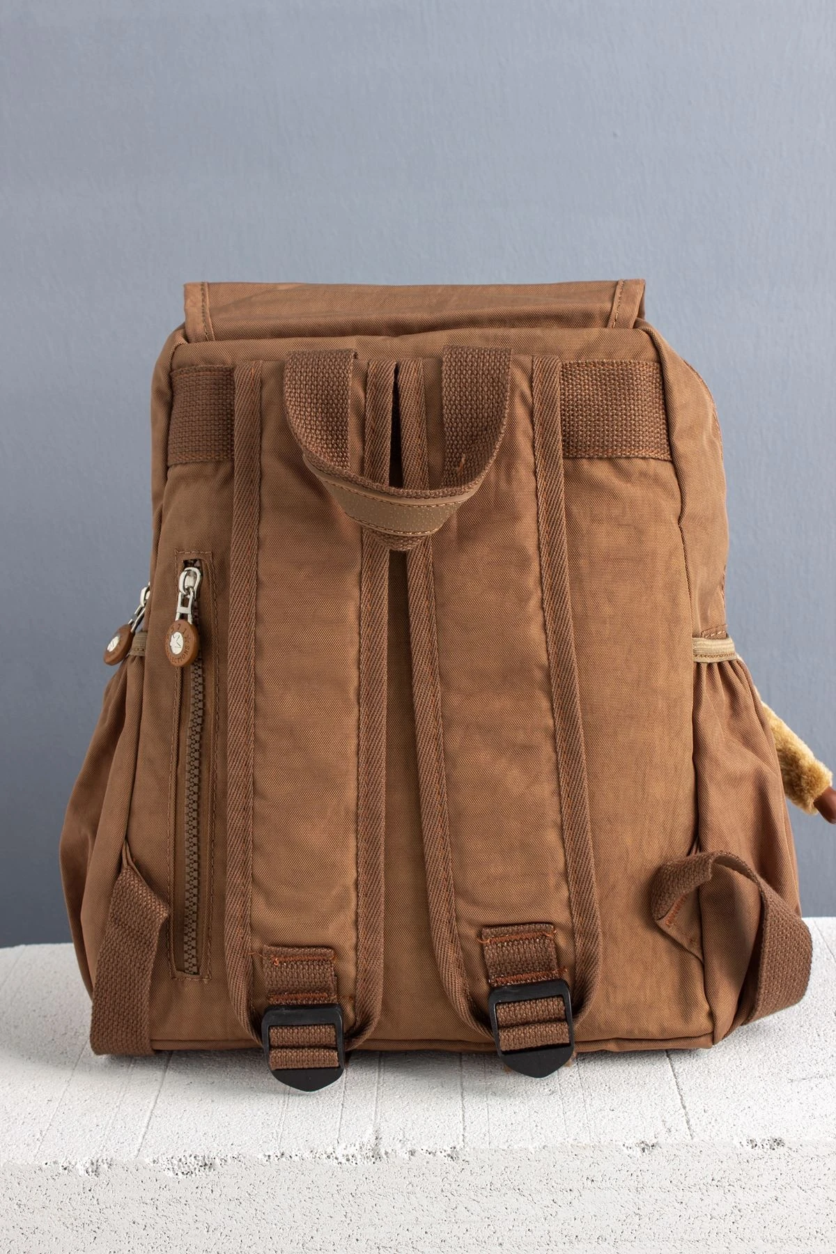 KRINKIL SU GEÇİRMEZ KÜÇÜK KAPAKLI SIRT ÇANTASI