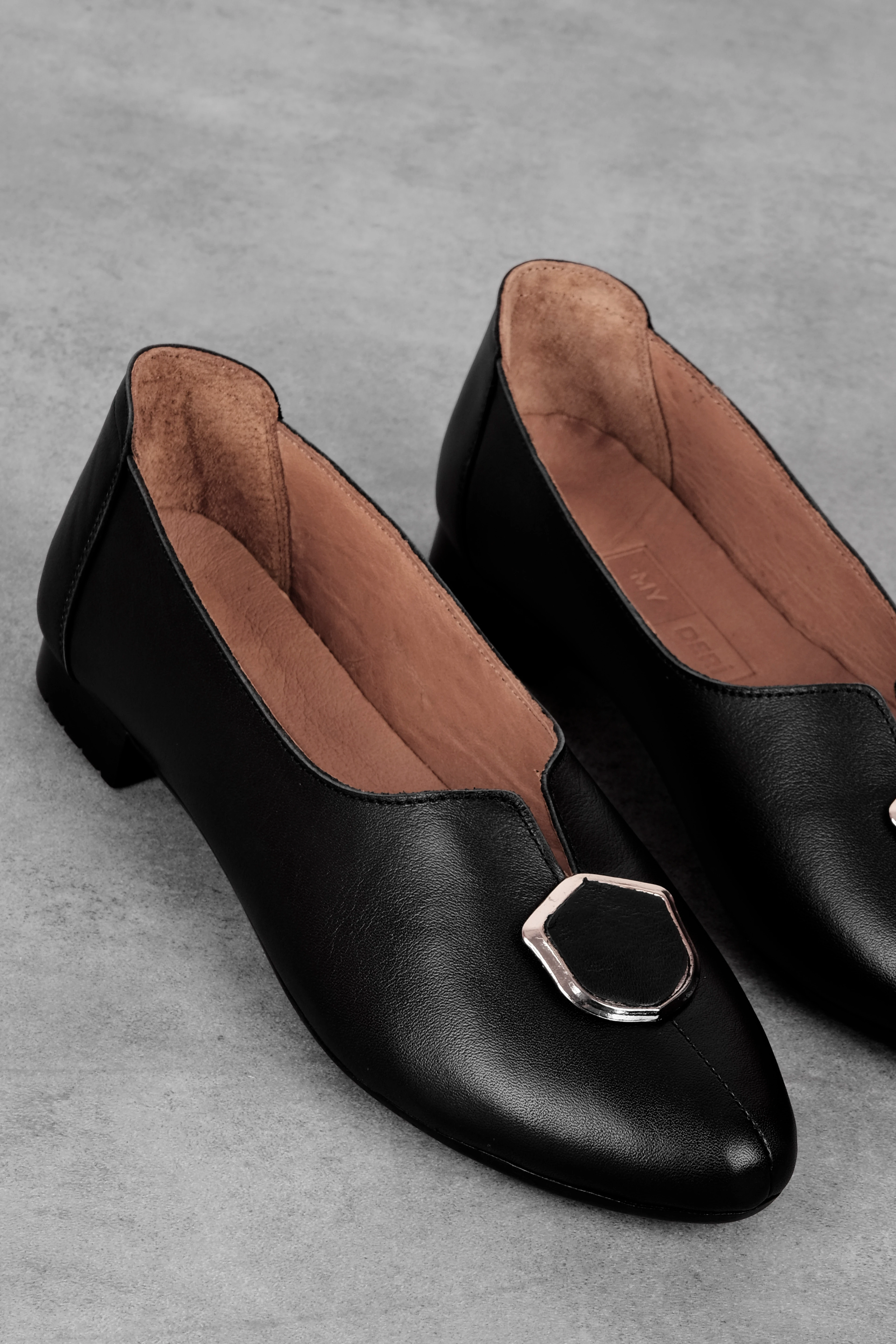 Mia KAdın Hakiki Deri Önünden Metal Detaylı Babet(B4280) - SİYAH