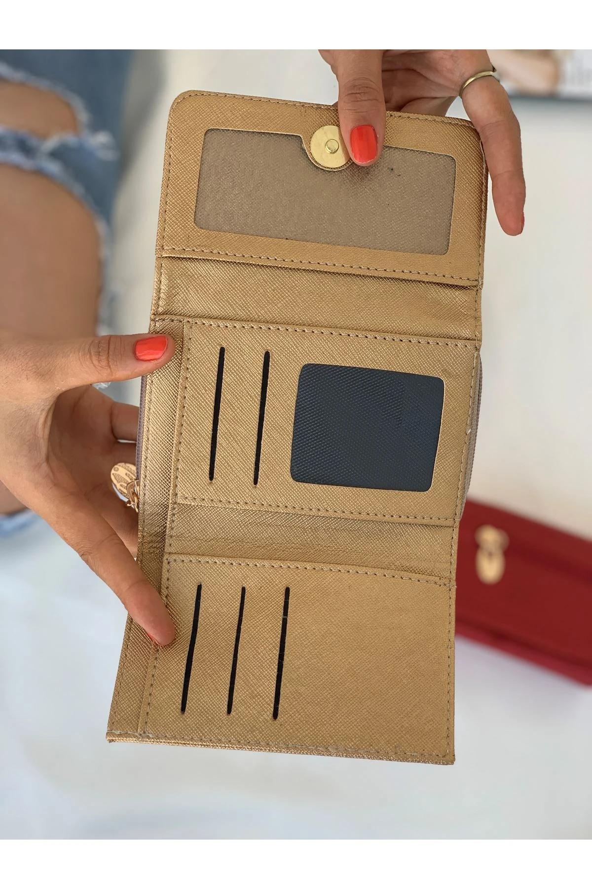 ÖNÜ FERMUARLI BAYAN CÜZDAN