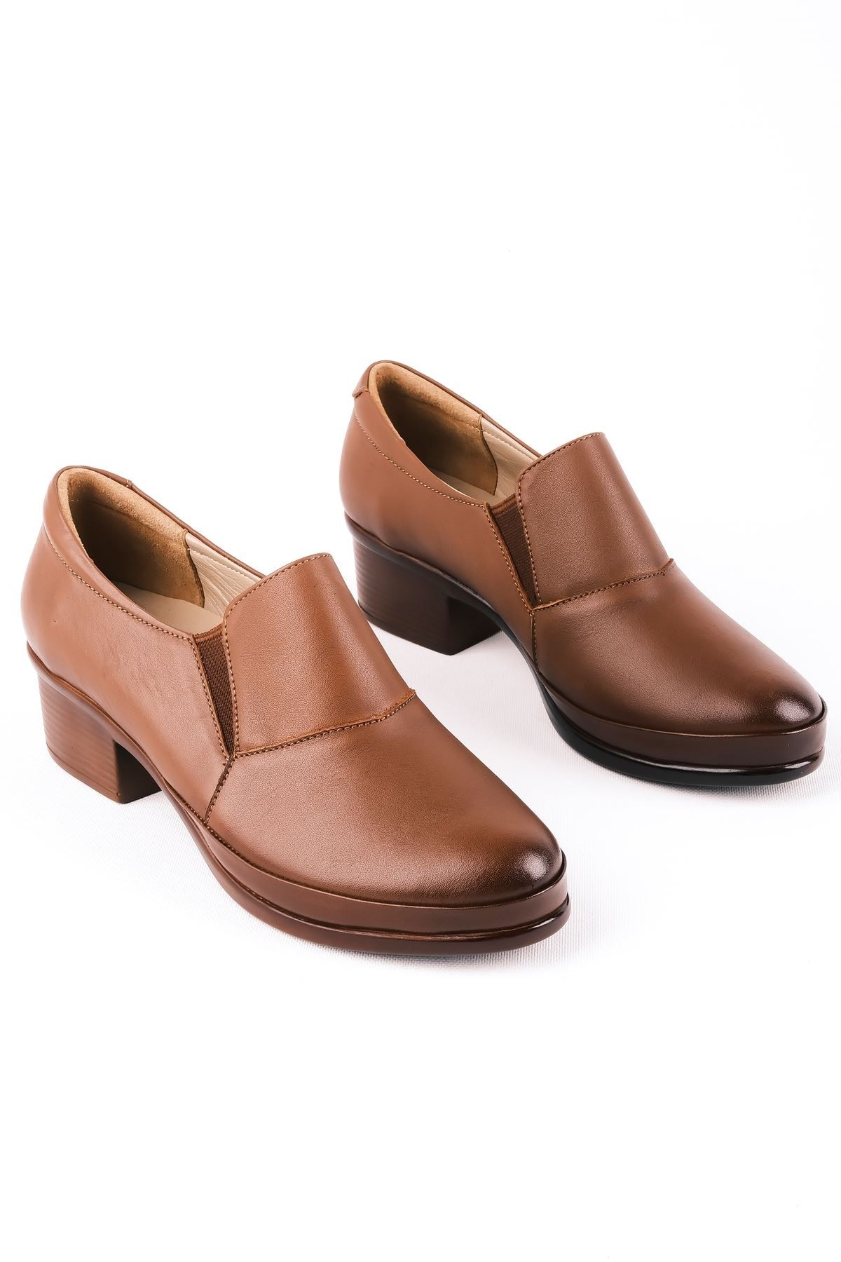 Farıca Kadın Hakiki Deri Yanlardan Lastik Detaylı Topuklu Ayakkabı