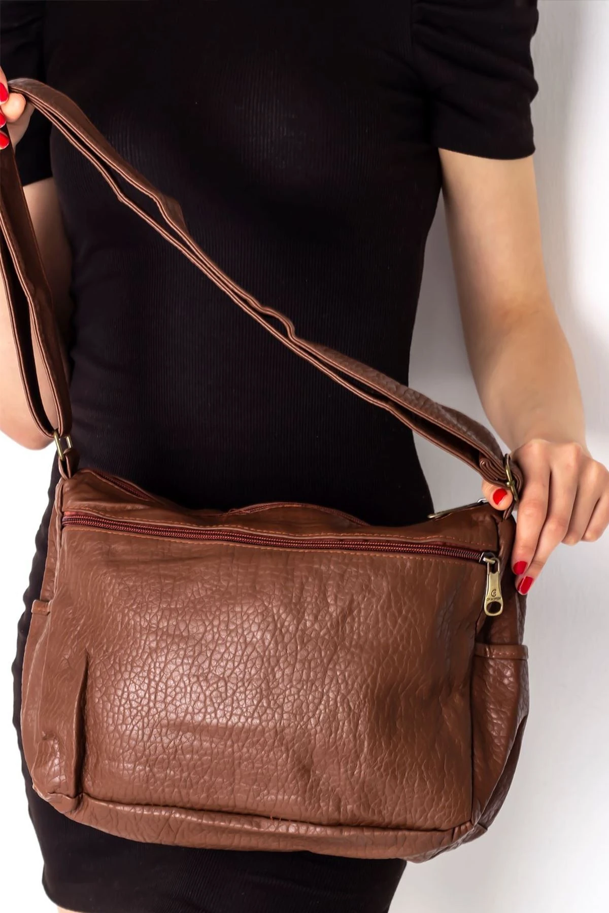 IYANA KADIN ÇAPRAZ ÇANTA