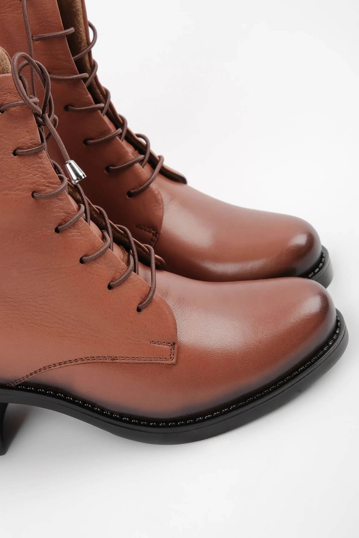 Blossom Kadın Hakiki Deri Bağcıklı Fermuarlı Yüksek Topuklu Bot