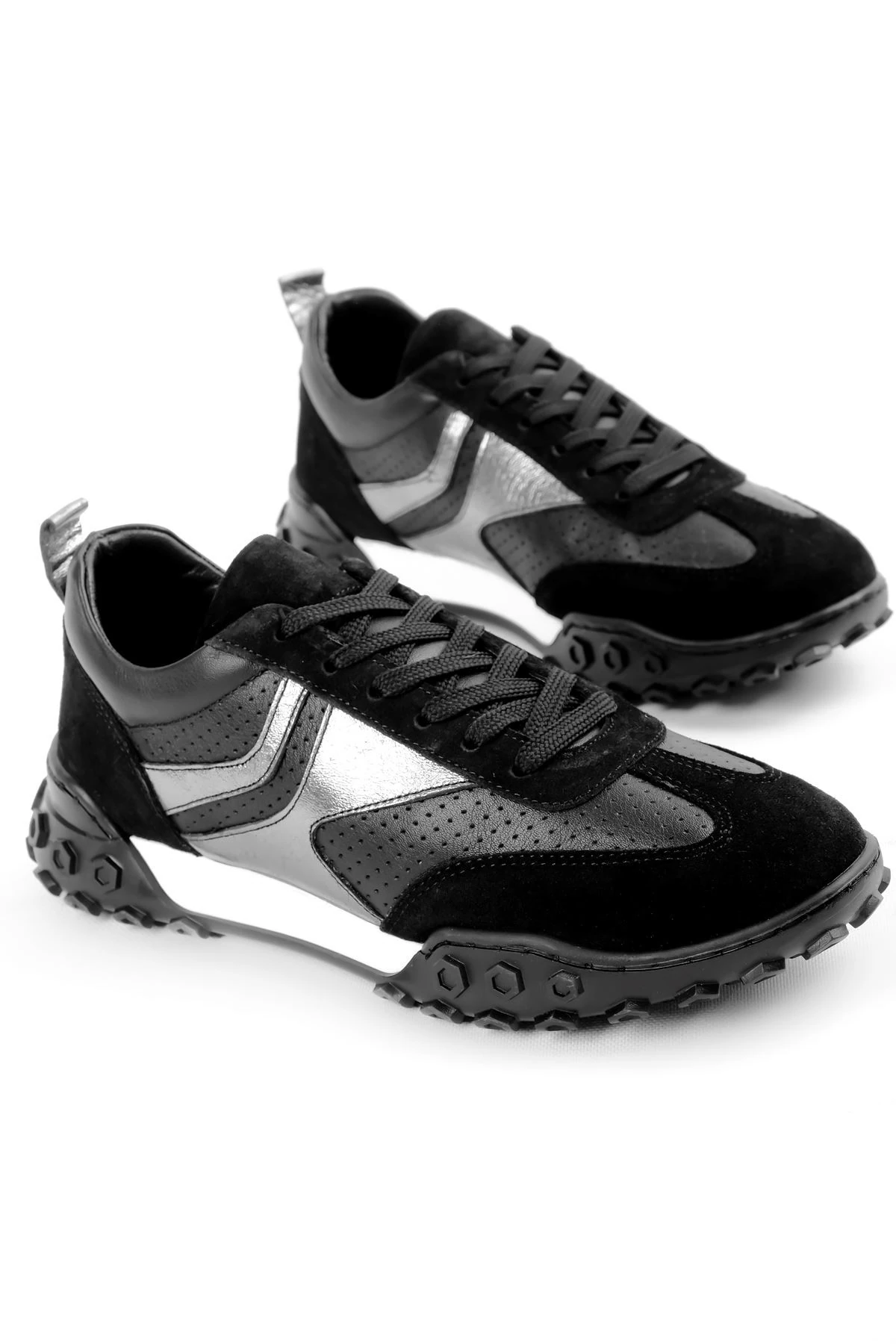 Abroad Kadın Hakiki Deri Bağcıklı Dikiş Detaylı Nubuk Spor Ayakkabı 3647 - siyah