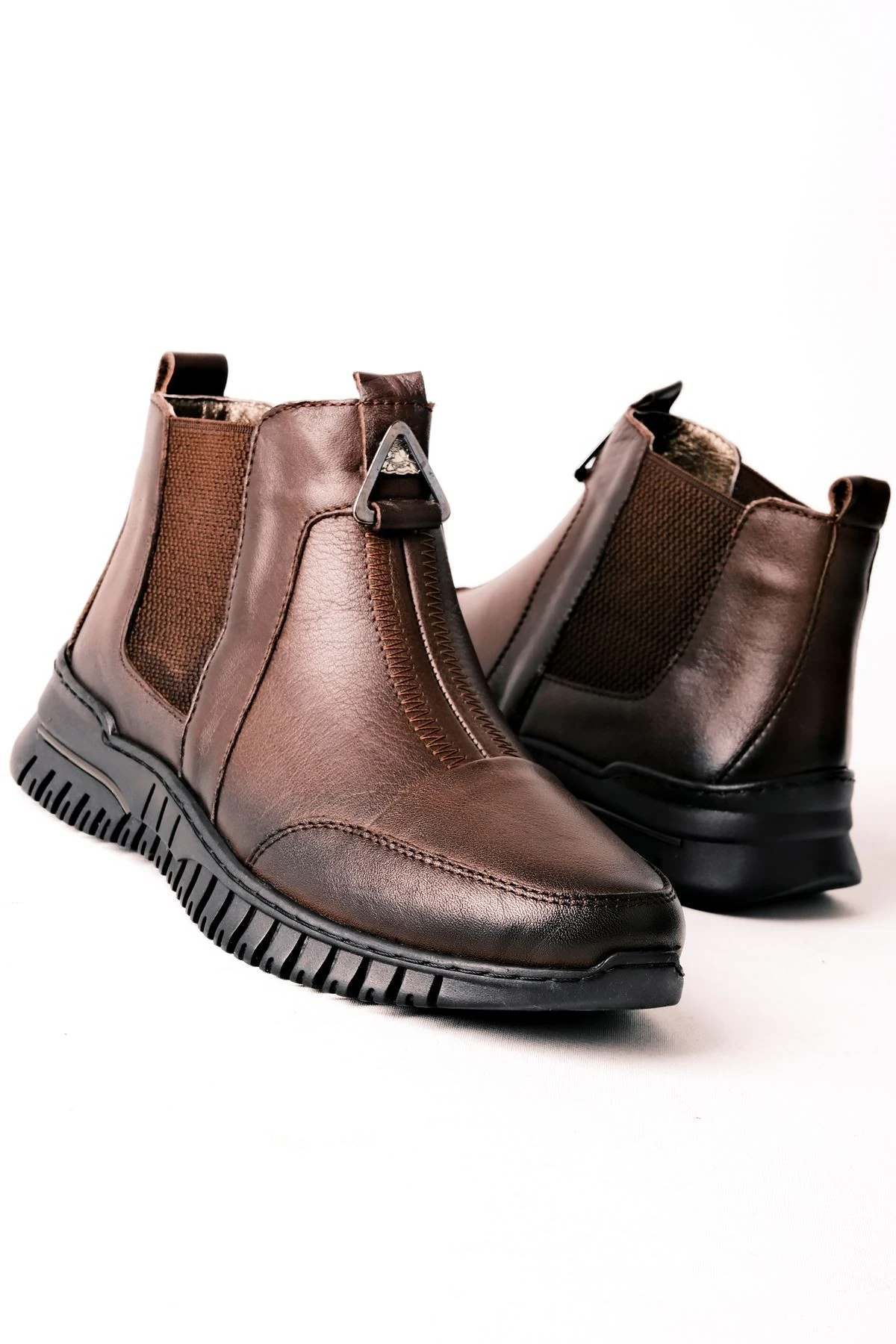 Amatsu Kadın HAkiki Deri Üçgen Metal Detaylı Bilek Boy Bot