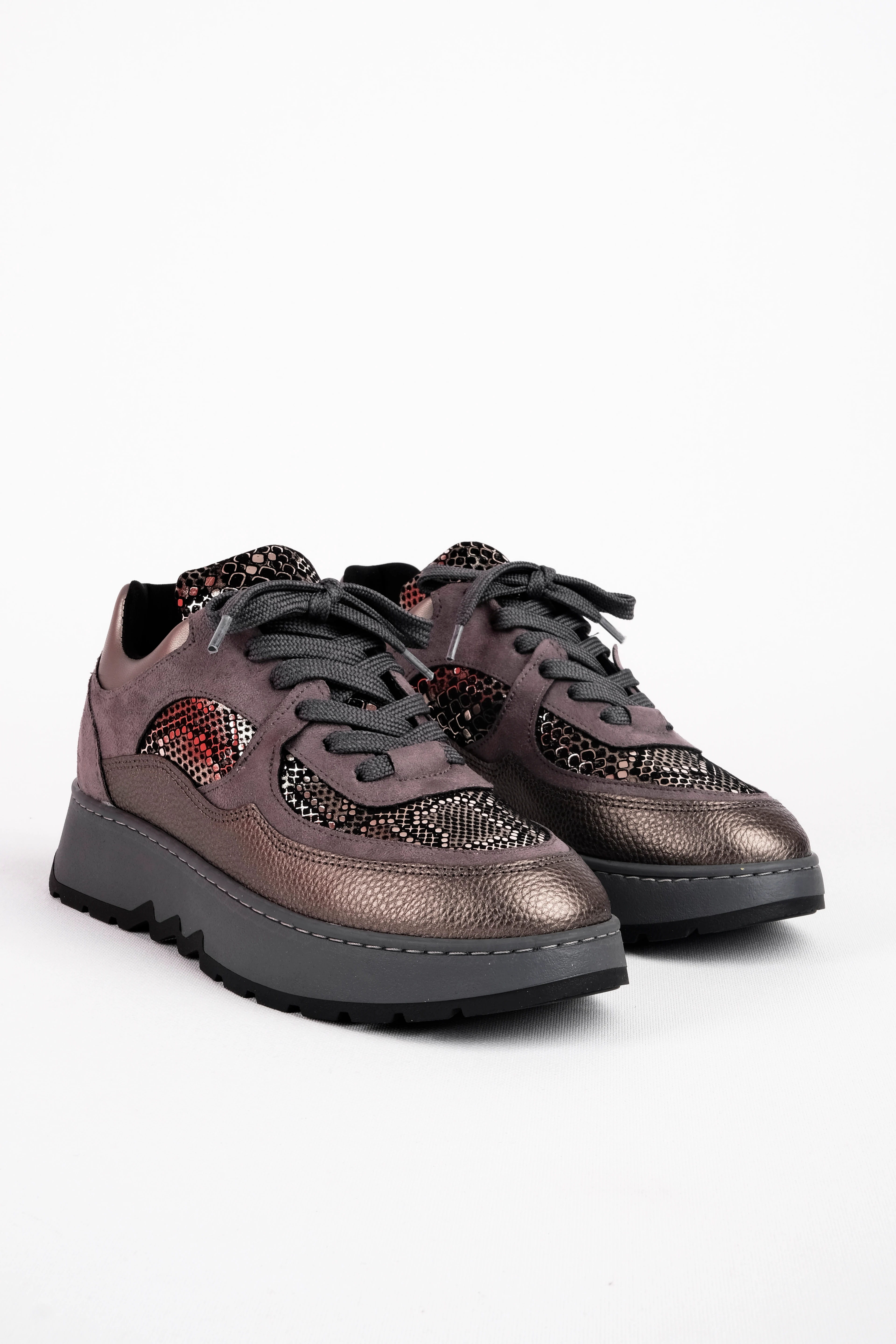 Nominate Kadın Nubuk Detaylı Bağcıklı Yüksek Tabanlı Spor Ayakkabı 4259