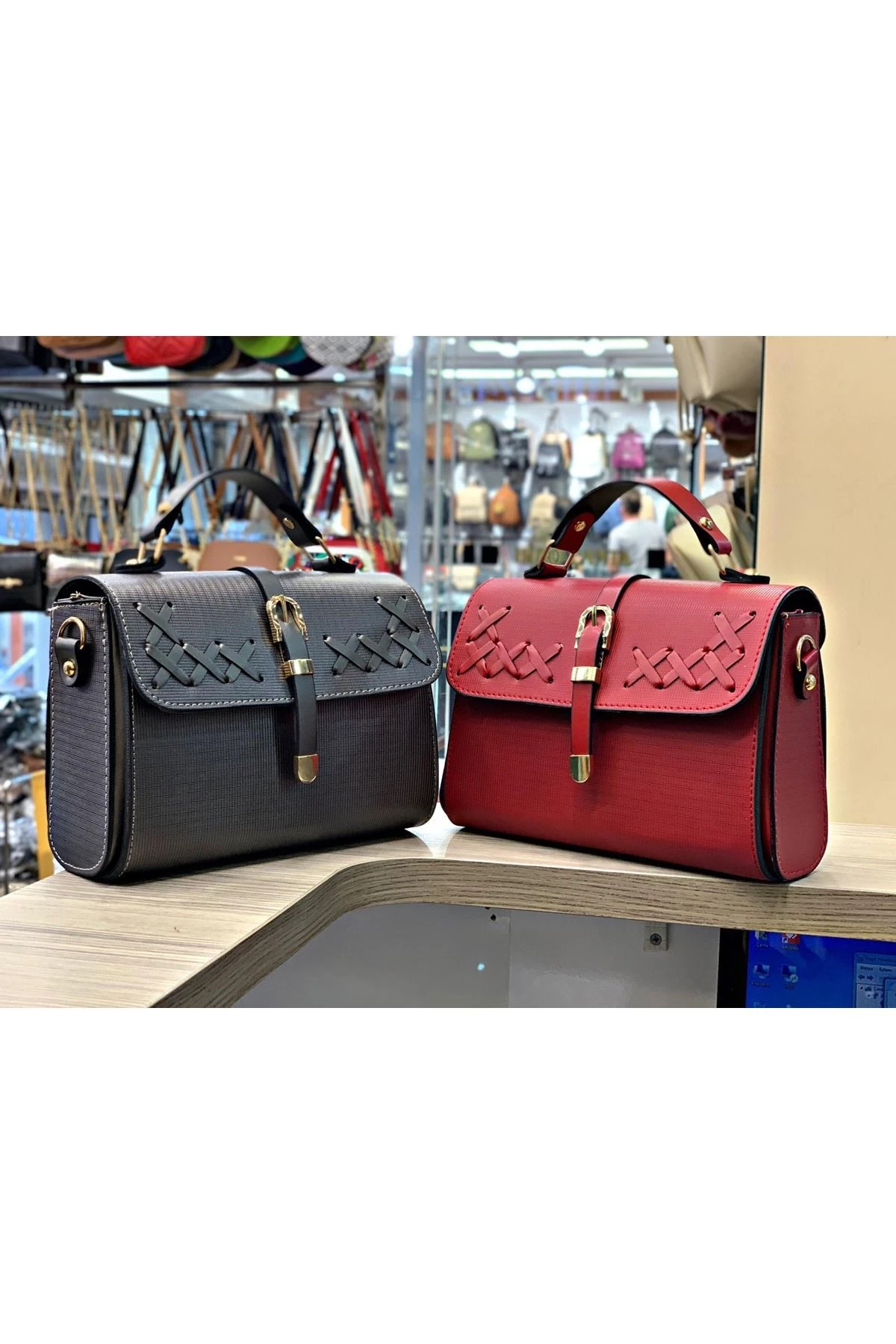 KEMERLİ ÇAPRAZ ÇANTA