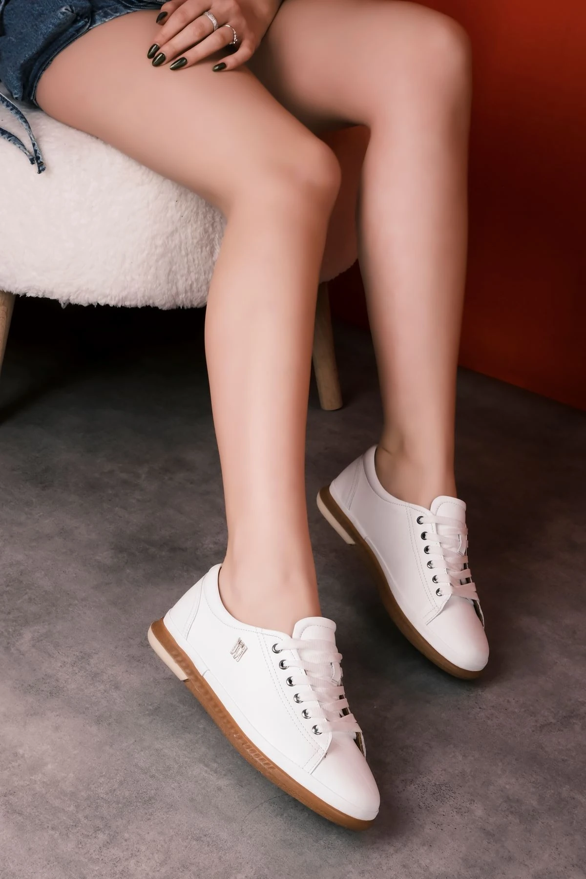 Merib Kadın Hakiki Deri Bağcıklı Küçük Toka Detaylı Günlük Ayakkabı