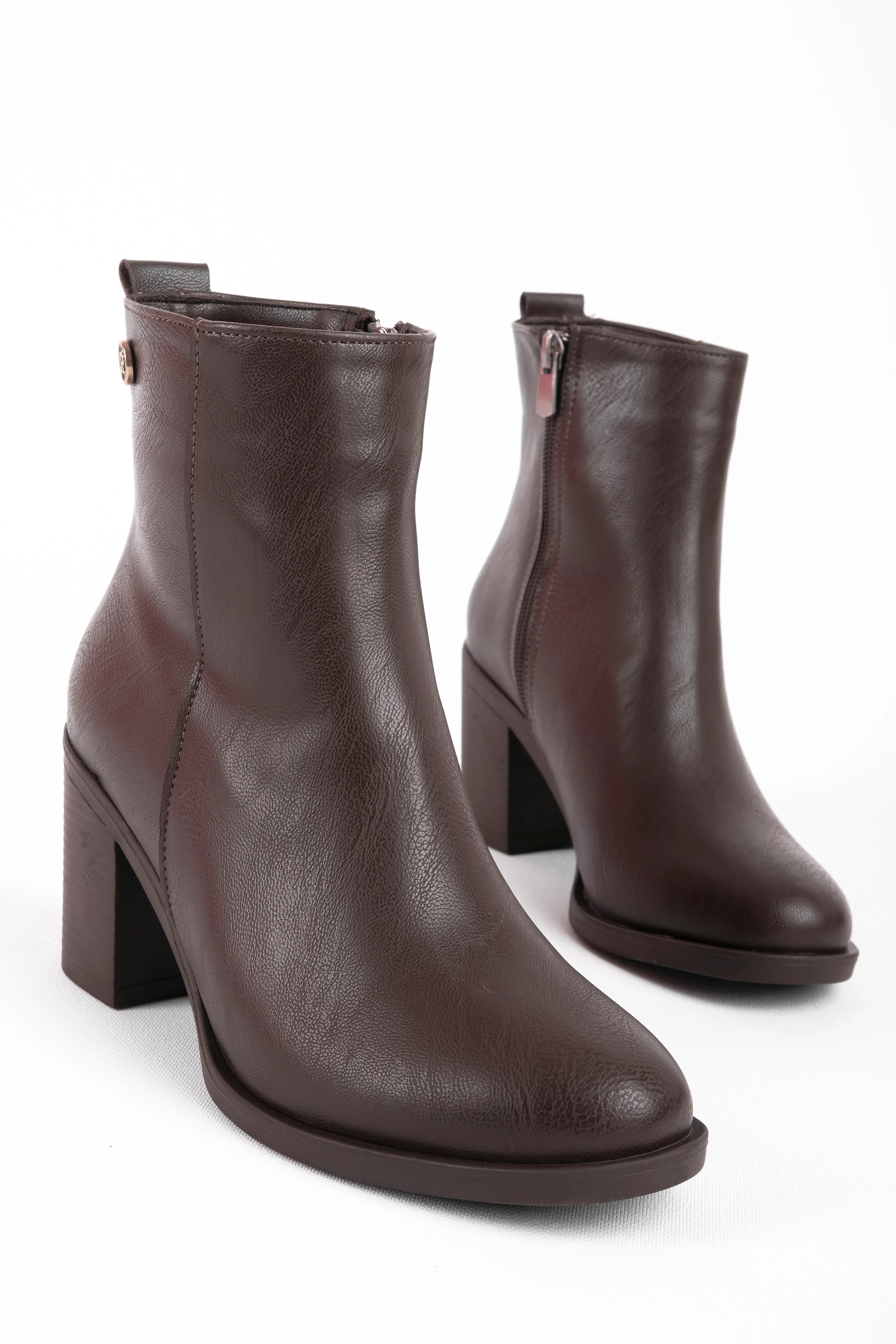 Apart Kadın Yumurta Burunlu Fermuarlı Topuklu Bot b4203