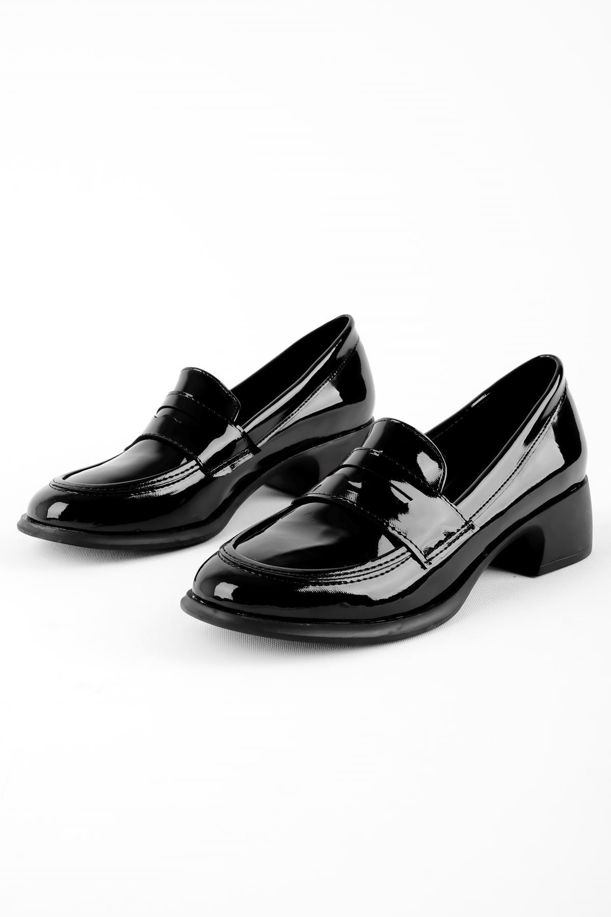 Zozo Kadın Tek Şerit Detaylı Loafer Ayakkabı
