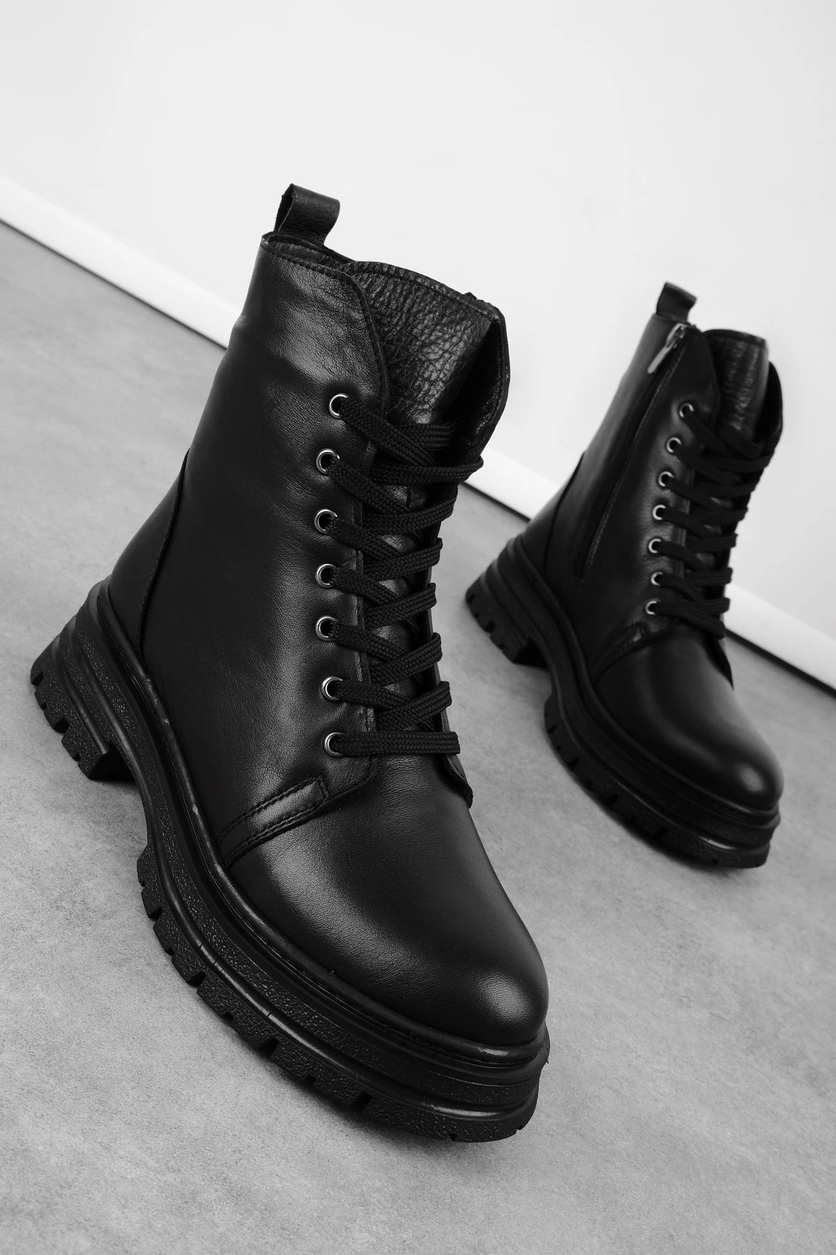 Avrıl Kadın Hakiki Deri Bağcık Detaylı Fermuarlı Postal 4119 - siyah