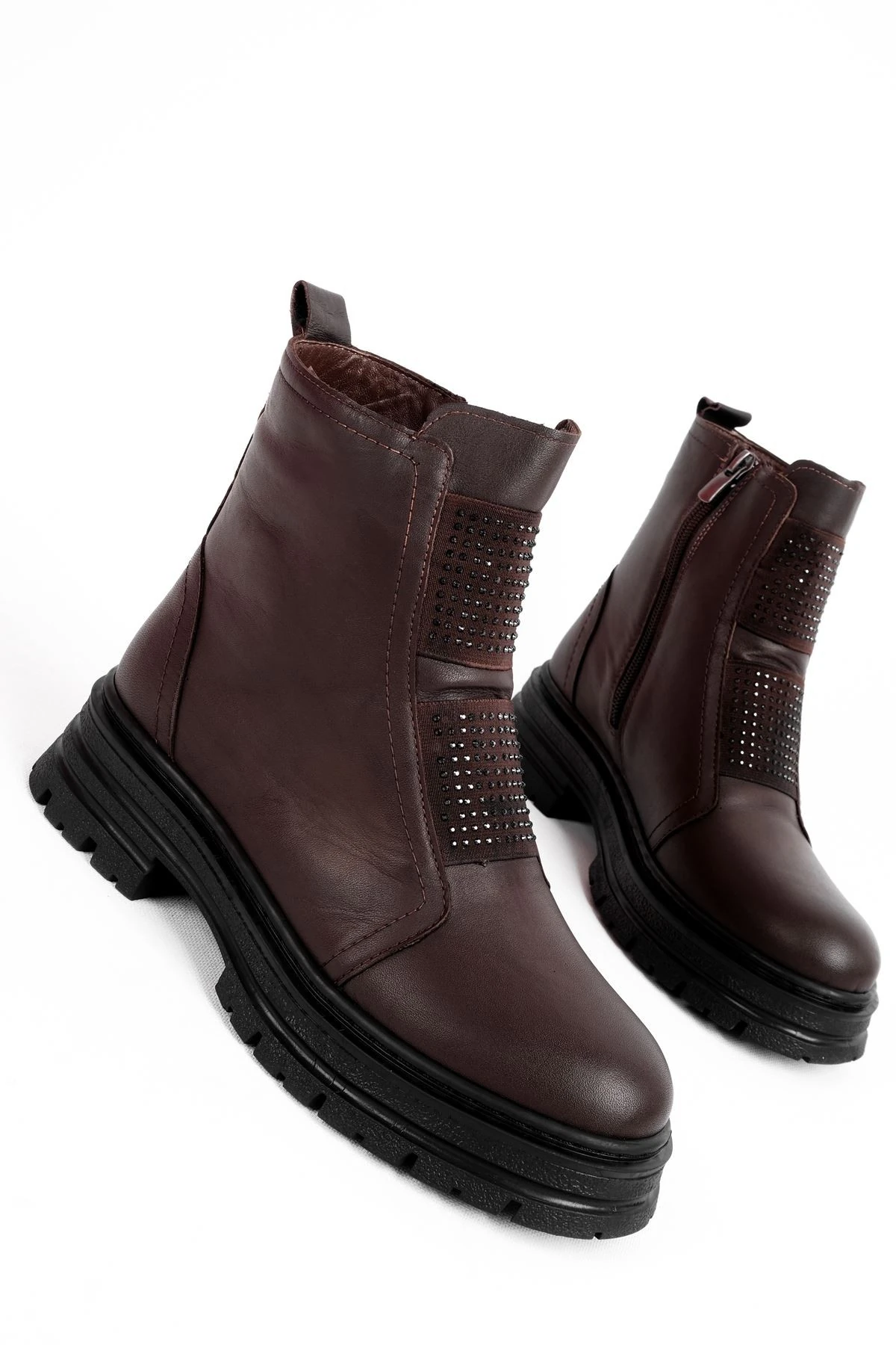 Jayla Kadın Hakiki Deri Taş Detaylı Lastikli Yandan Fermuarlı Bot b4149