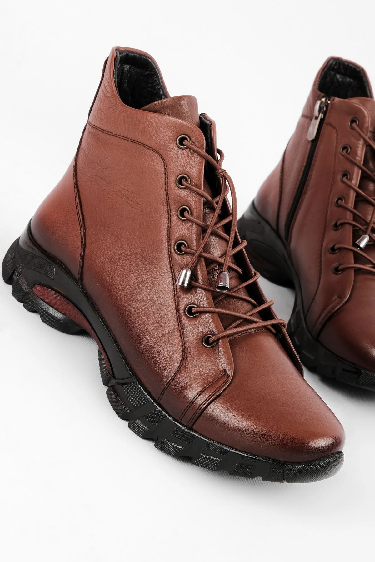 Ovaly Kadın Hakiki Deri Lastik Bağcıklı Fermuar Detaylı Bot B4117