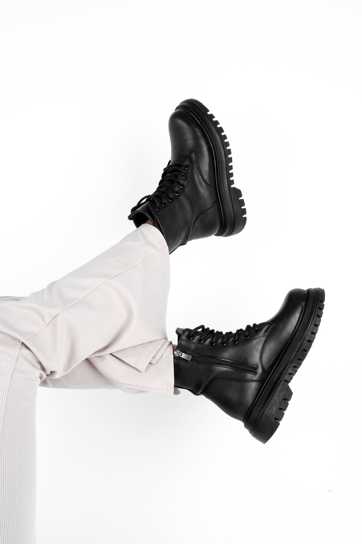 BLİSSE KALIN TABAN KADIN POSTAL 1674