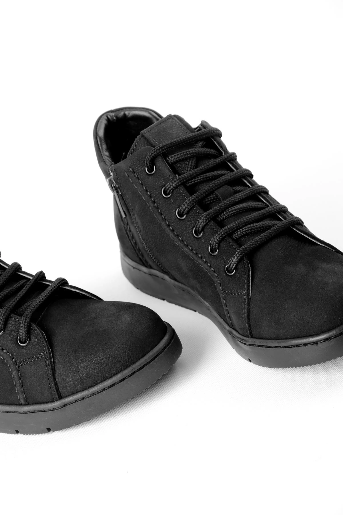 Breda Kadın Hakiki Deri Bağcıklı Fermuarlı Bilek Boy Bot