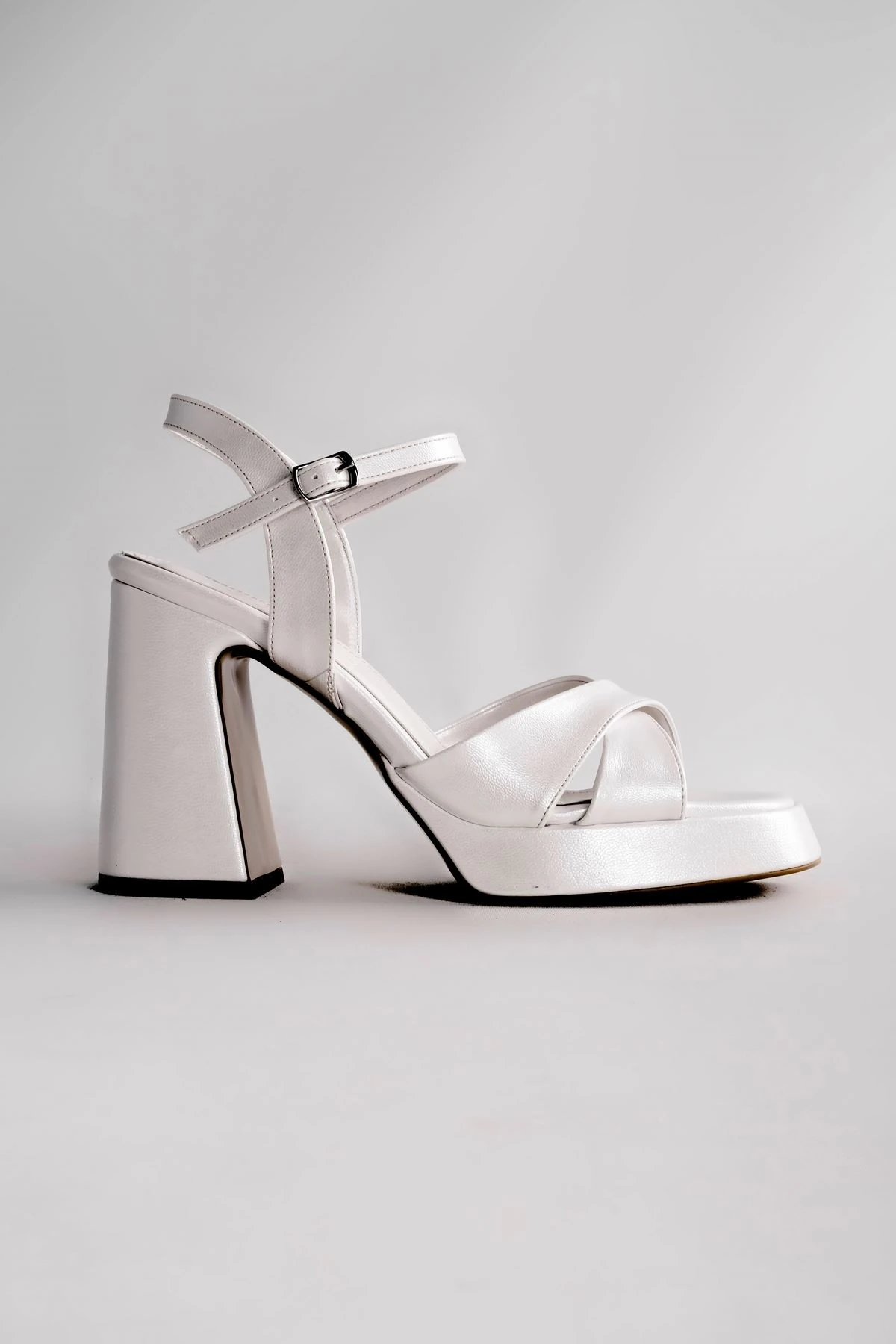 Duphe Kadın Topuklu Ayakkabı Önü Çapraz geçmeli