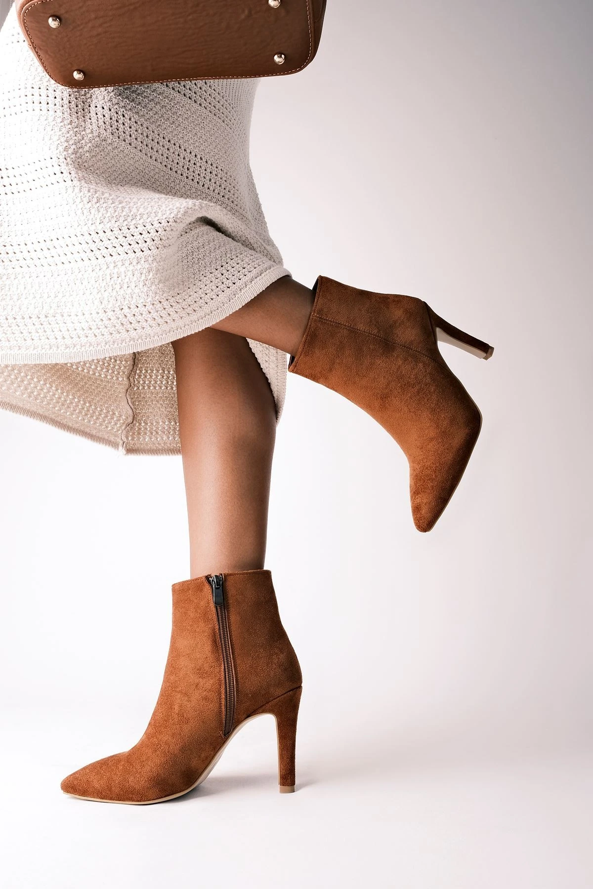 SCARLETT SİVRİ BURUN BOT