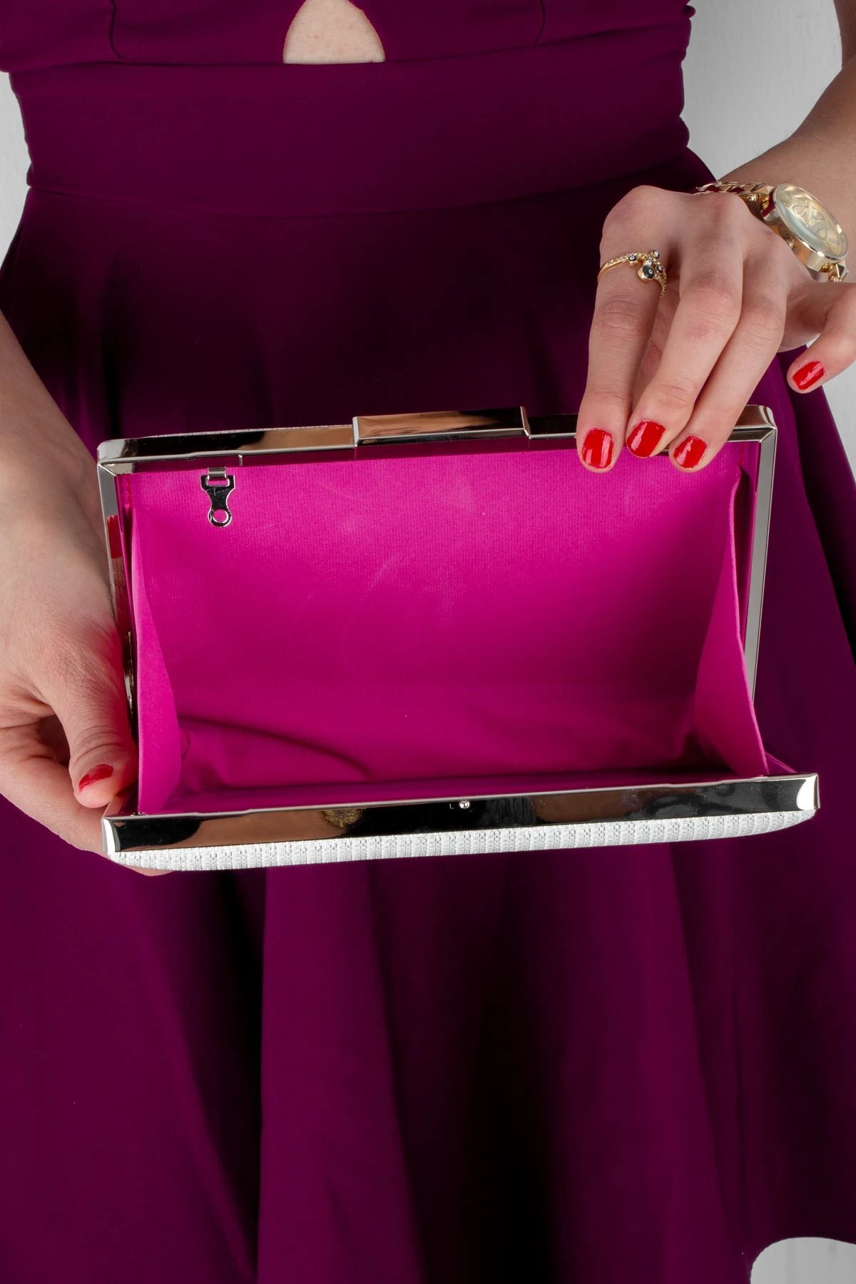 ABİYE PORTFÖY SİMLİ EL ÇANTASI