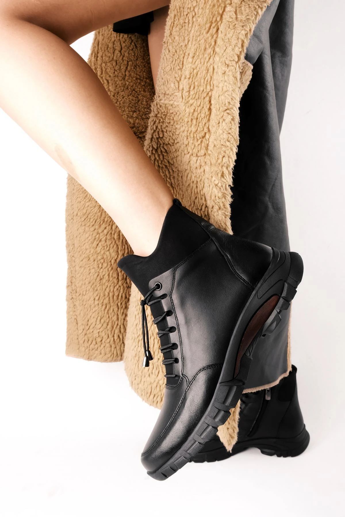 Tegan Kadın Hakiki Deri Bağcık Detaylı Fermuarlı Bot B3437