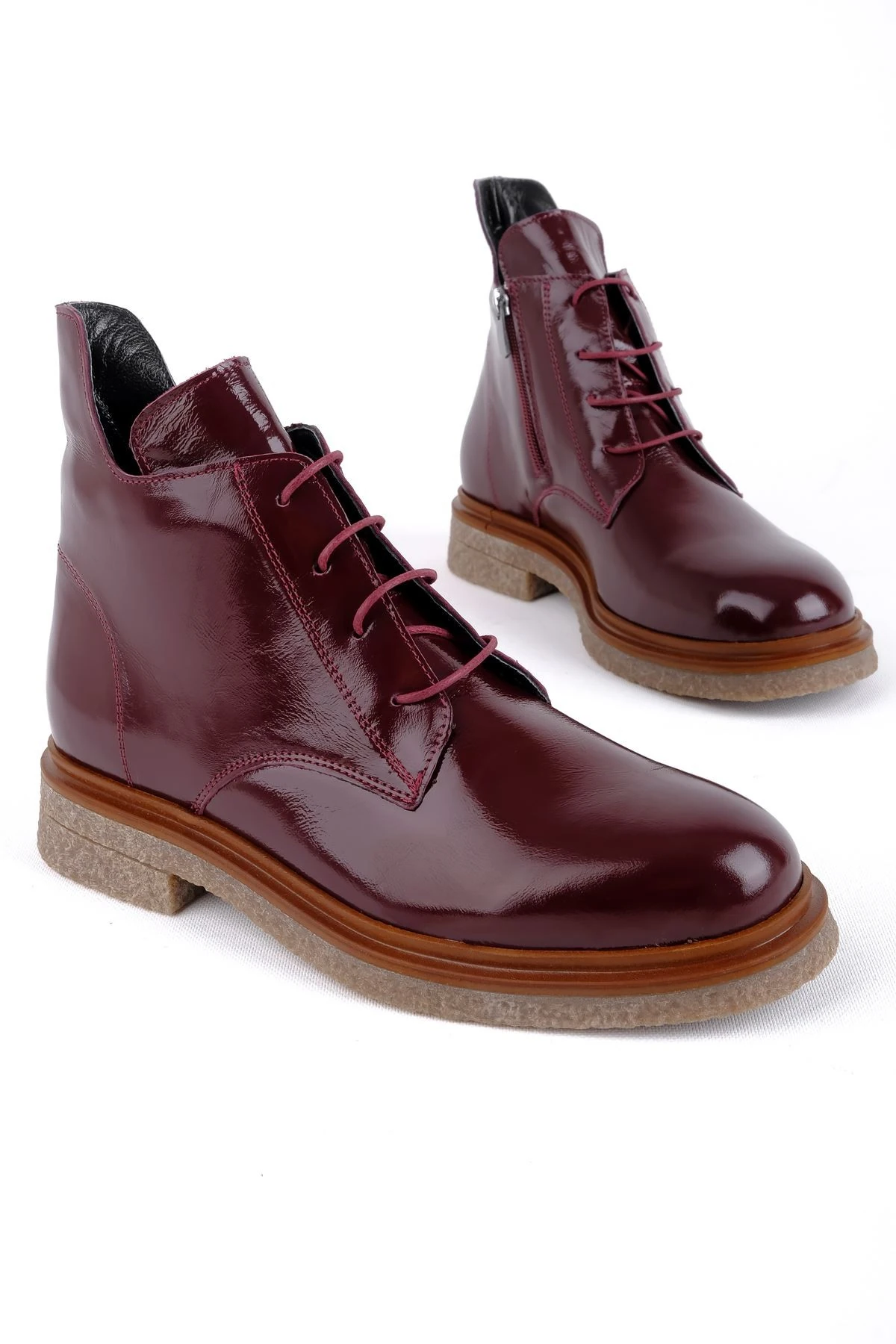 Zeta Kadın Hakiki Deri Bağcık Detaylı Fermuarlı Bot