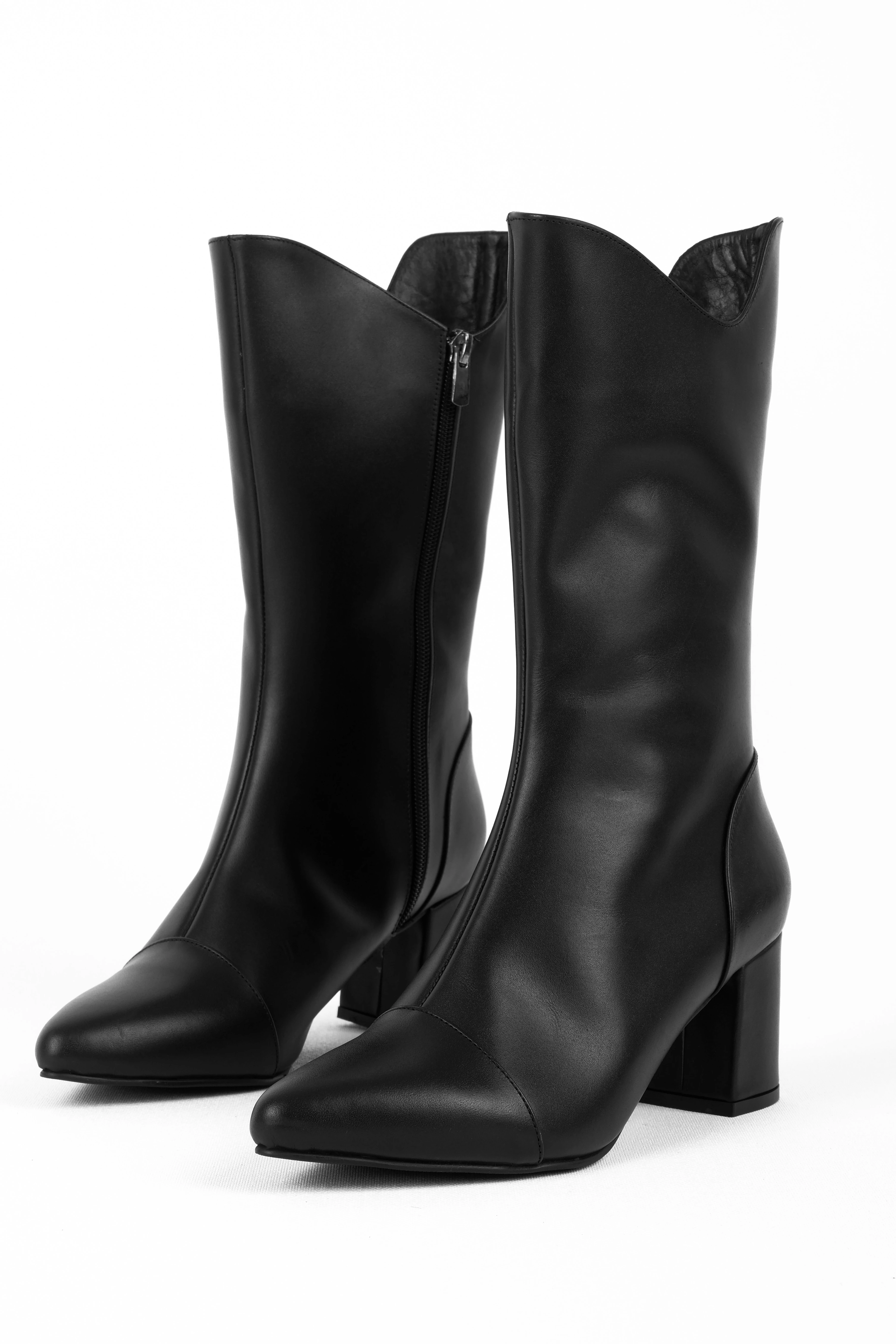 Afraid Kadın Hakiki Deri Sivri Burunlu Dikiş Detaylı Fermuarlı Topuklu Çizme b4202 - SİYAH