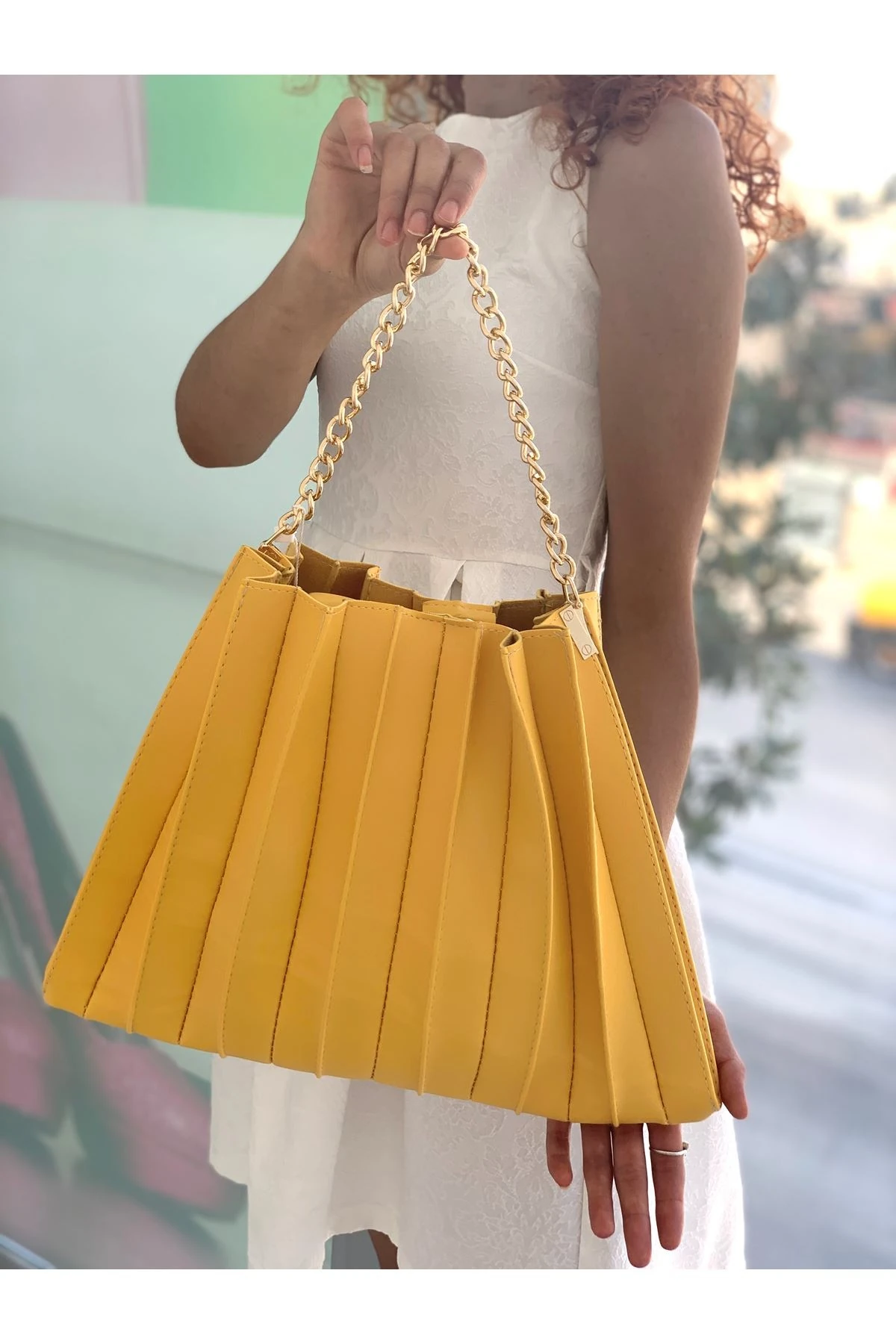 ZİNÇİRLİ PİLELİ ÇAPRAZ ÇANTA