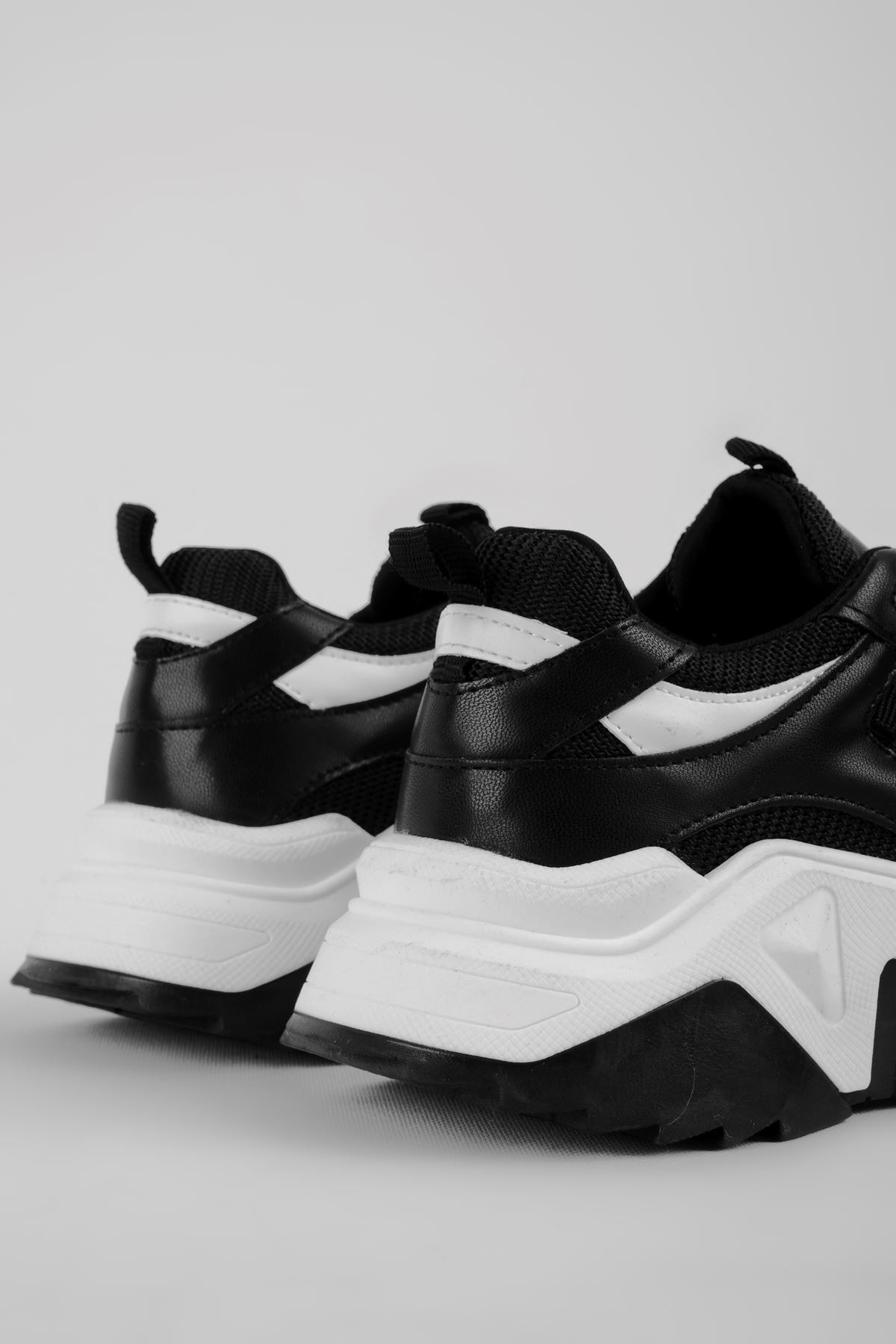 Rooter Kadın Hakiki Deri Bağcıklı Kalın Tabnlı Spor Ayakkabı 4127 - siyah