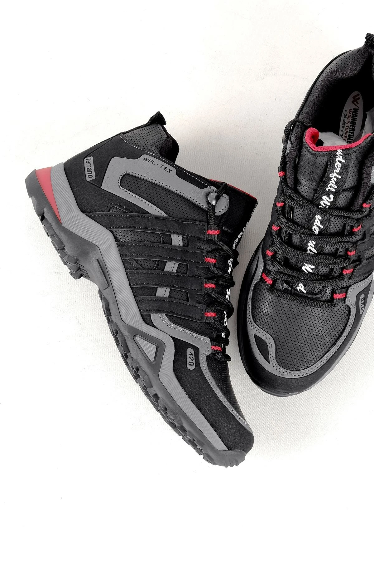 Regina Erkek Bağcıklı Bot