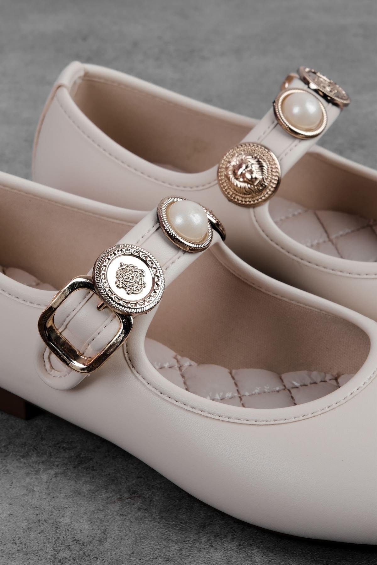 Palermo Kadın Tek Bantlı Yuvarlak Figür Detaylı Babet