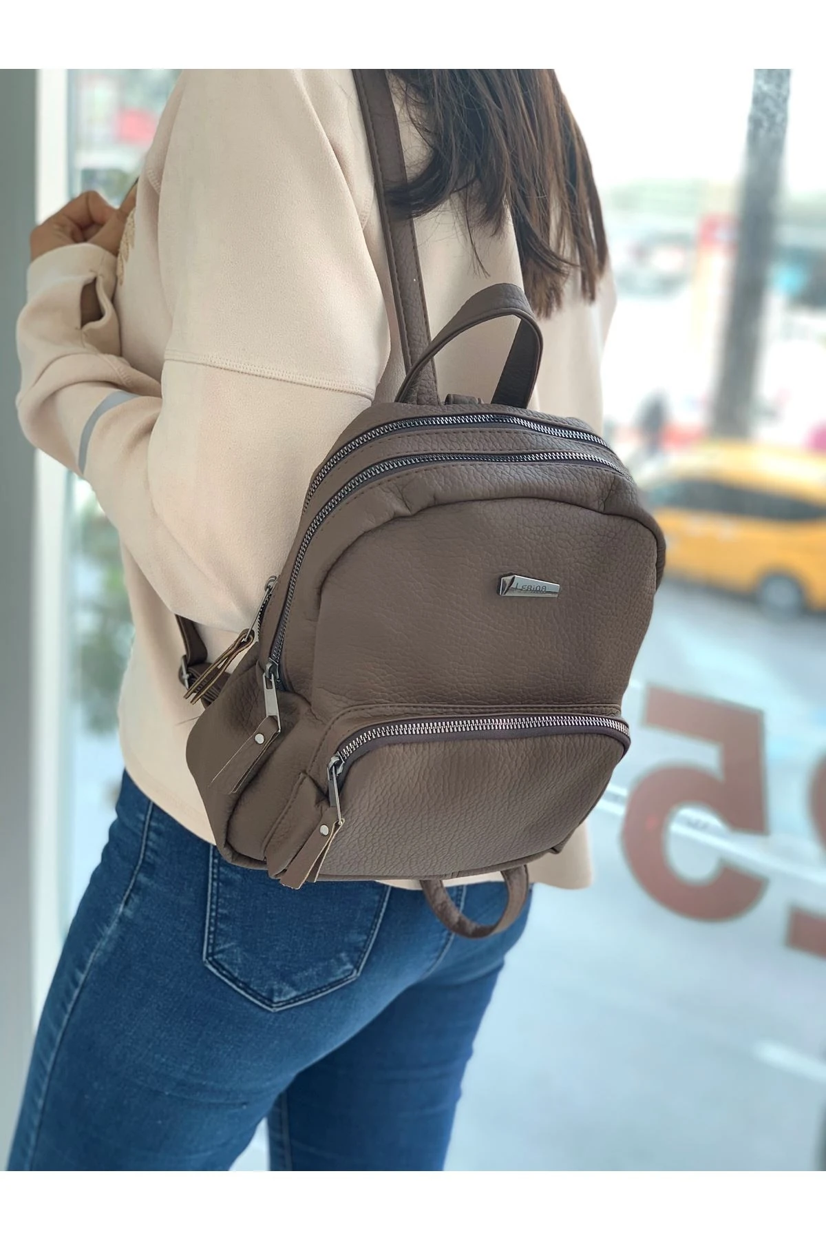 LEBİNA ORTA BOY BAYAN SIRT ÇANTASI