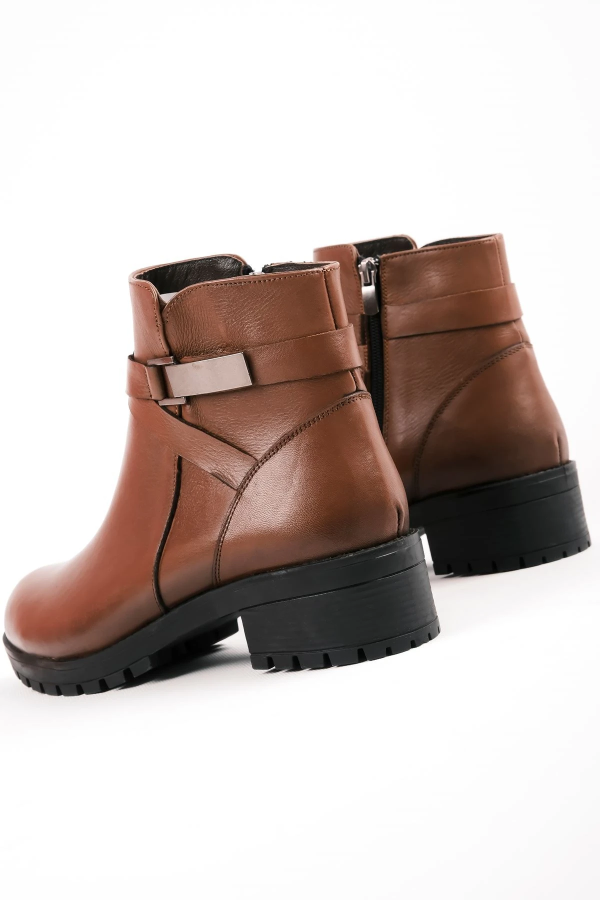 Away Kadın Hakiki Deri Kemer Toka Detaylı Topuklu Bot B3650