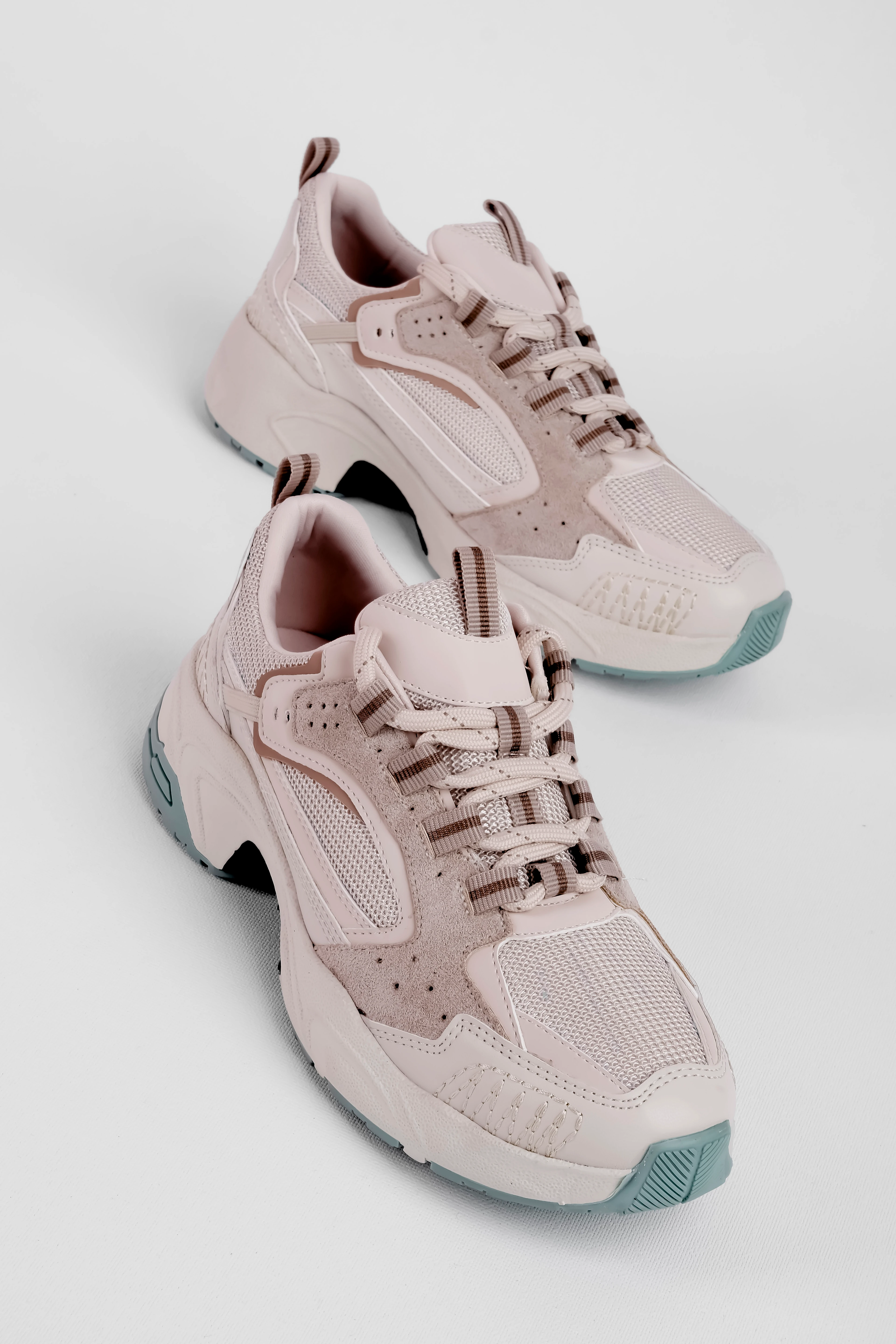 Eleanor Kadın Kenarlarından Dikiş Detaylı Bağcıklı Spor Ayakkabı - Krem