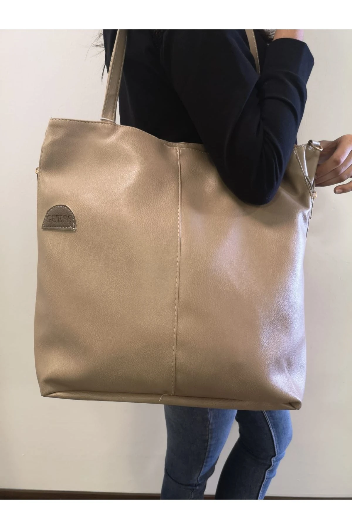 YANLARI FERMUARLI KOL ÇANTASI