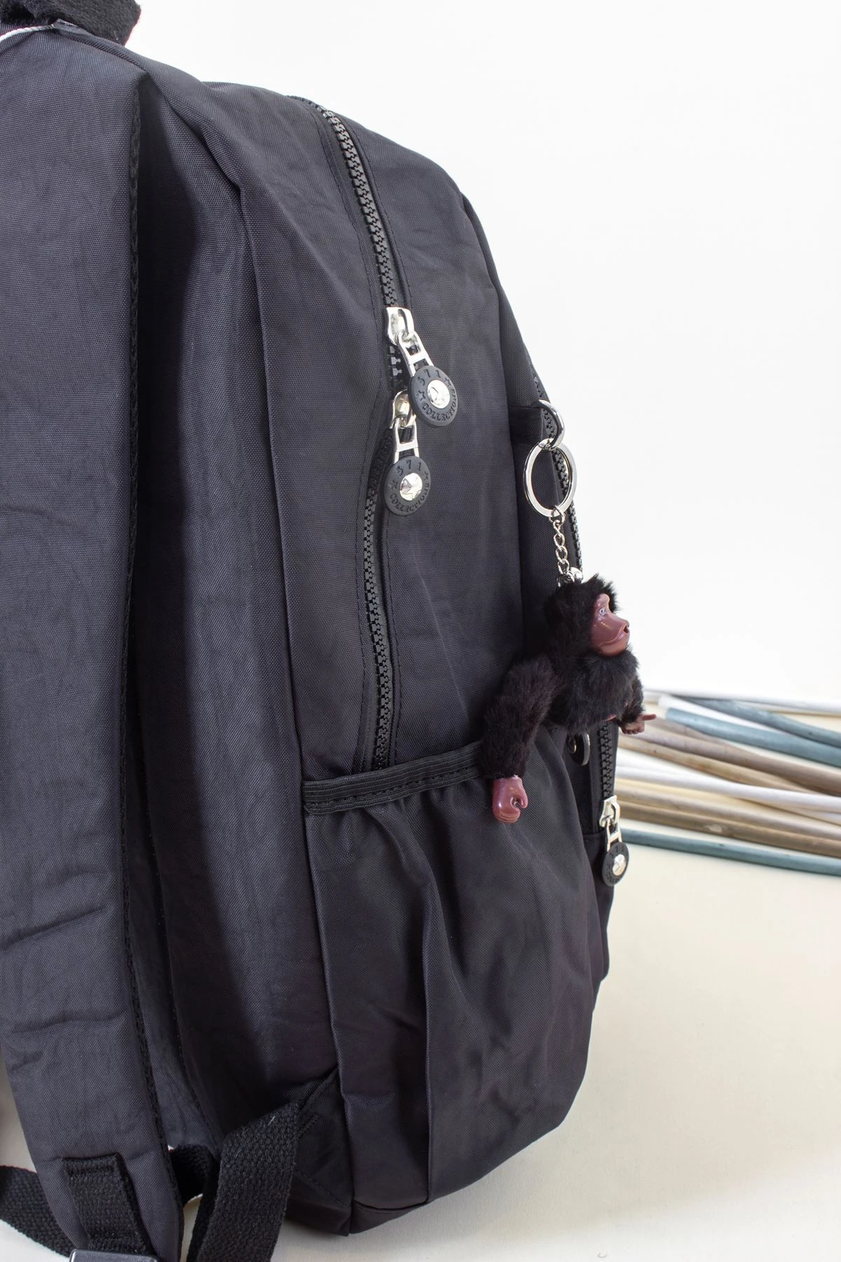 KRINKIL SU GEÇİRMEZ KAPAKLI SIRT ÇANTASI