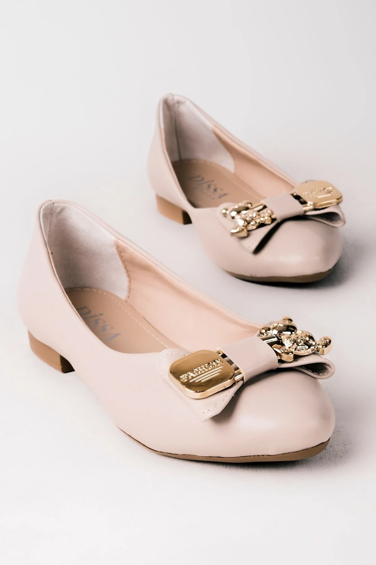 Roben Kadın Figürlü Fiyonk Detaylı Babet