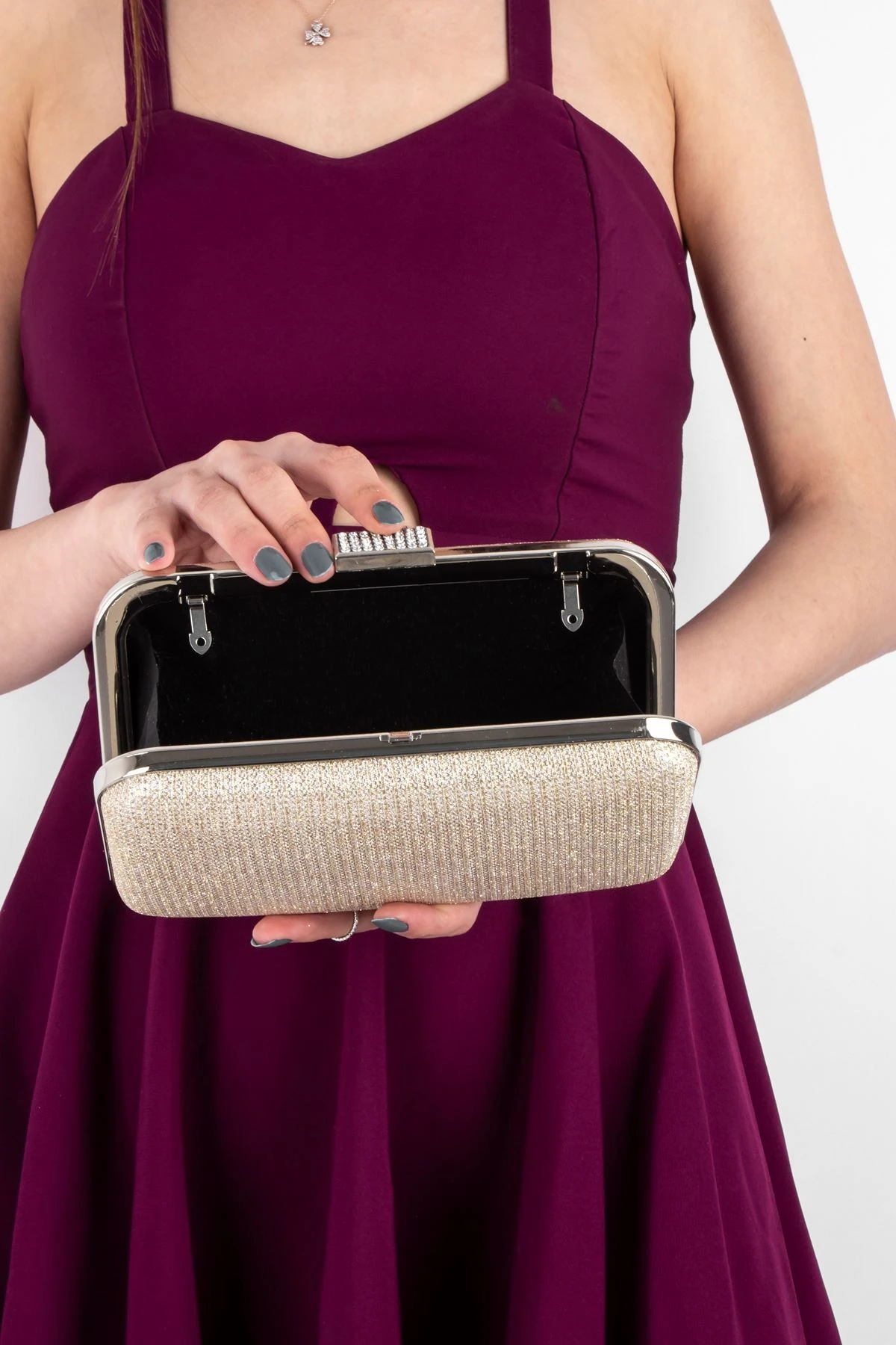 Kadın Abiye Çanta Bombe Model