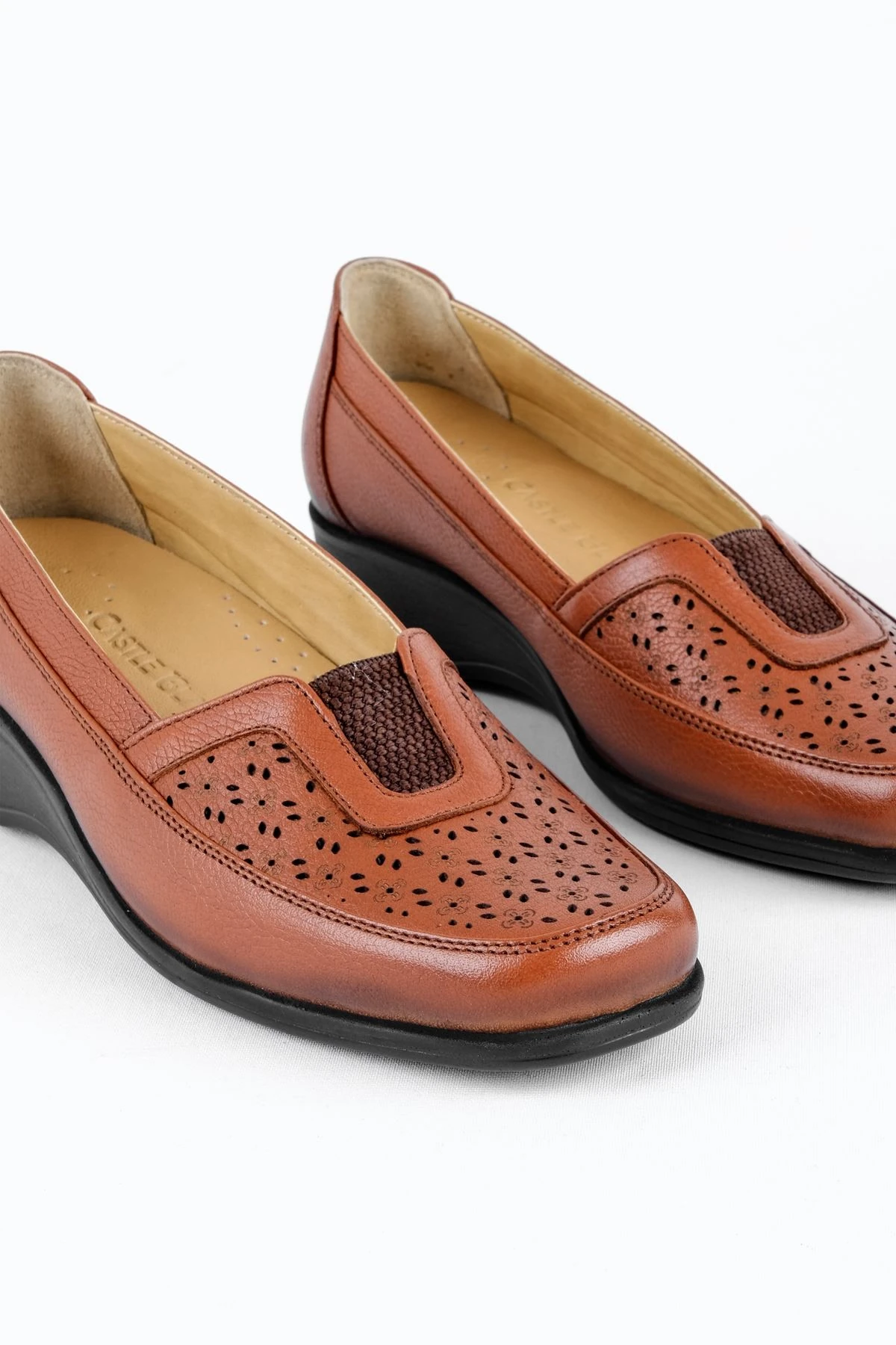 Crocuss Kadın Ayakkabı Çiçek Delikli