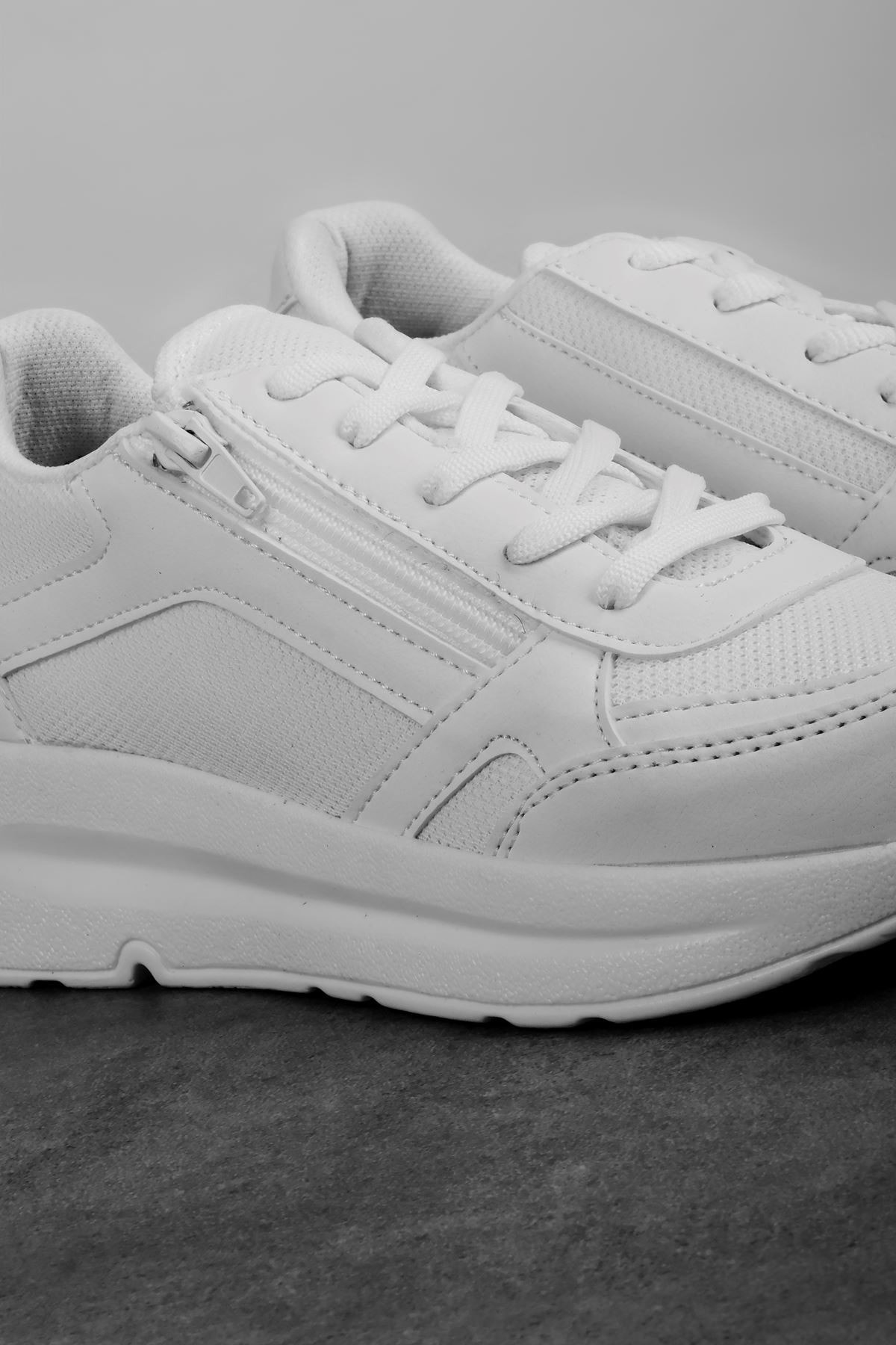 Walker Kadın Yandan Fermuar Detaylı Bağcıklı Spor Ayakkabı