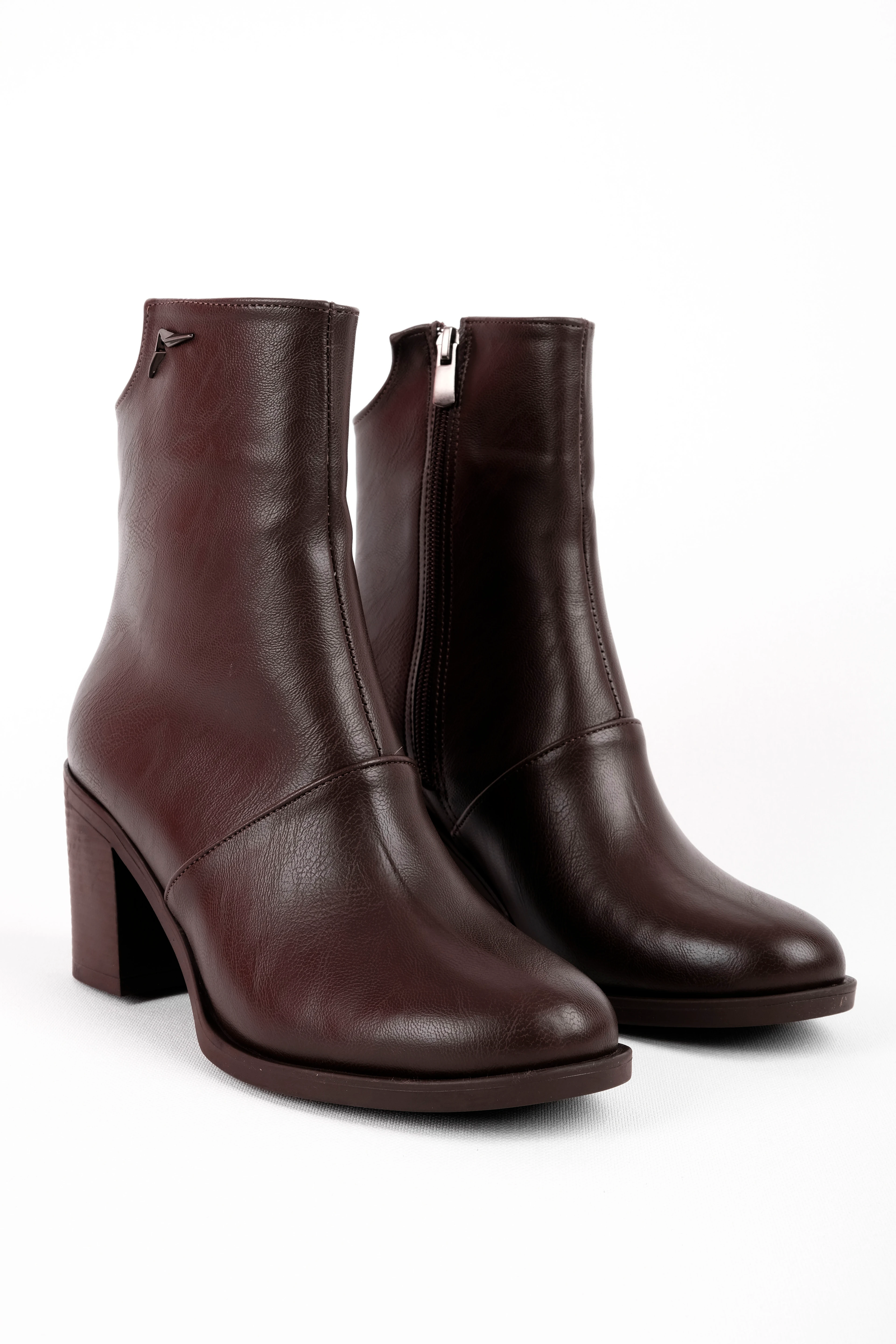 Anemo Kadın Dikiş Detaylı Küçük Toka Detaylı Fermuarlı Topuklu Bot b4209