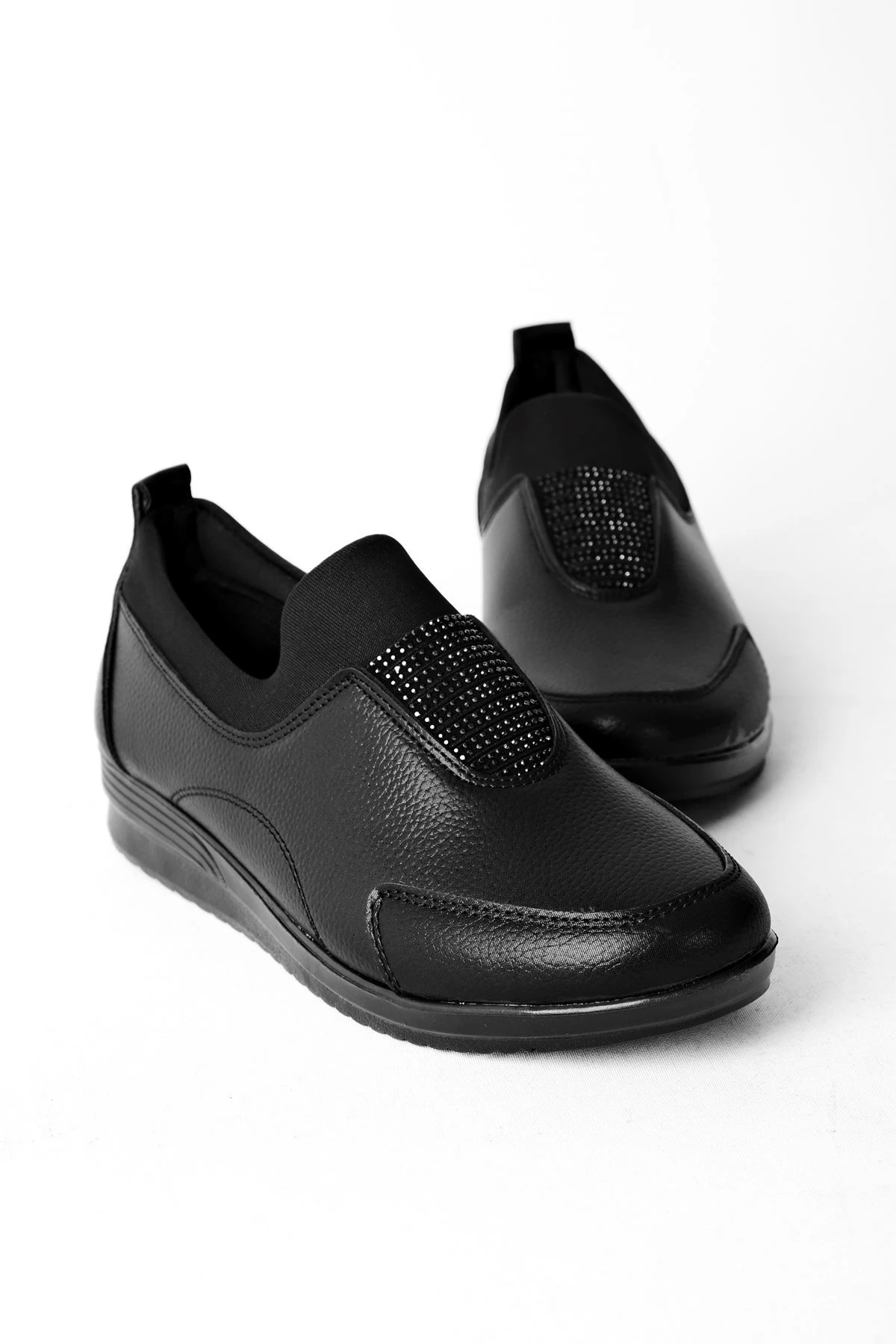 Kadın Günlük Ayakkabı Ön Kısmı Taşlı