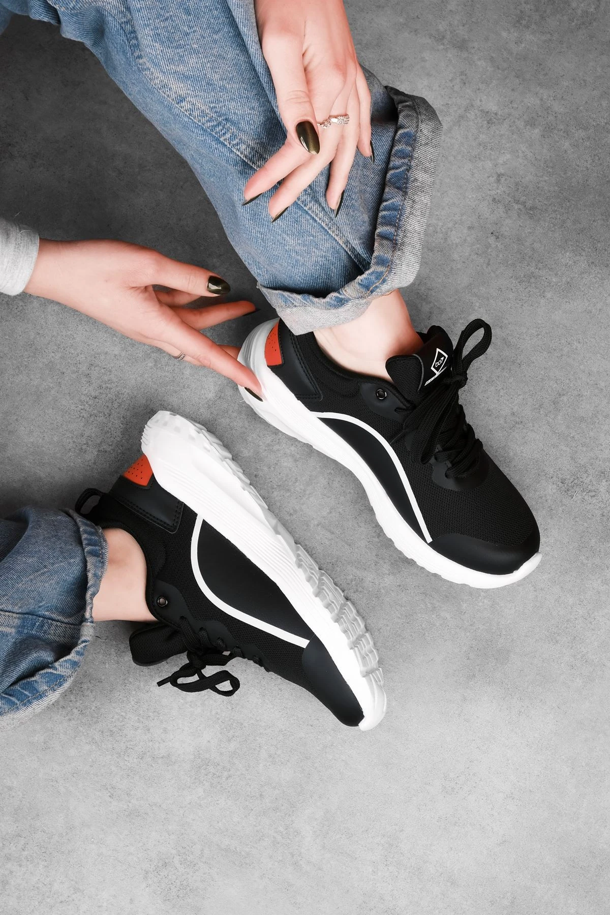 Blood Kadın Bağcıklı Kalın Tabanlı Spor Ayakkabı 3705 - siyah