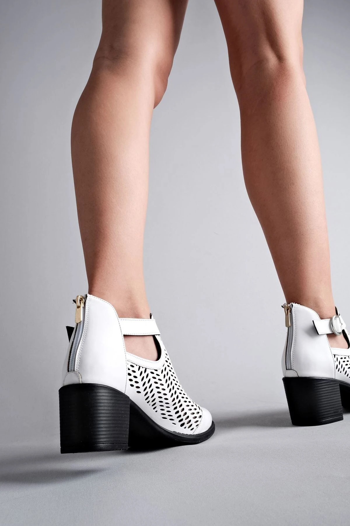 Adele Kadın Yazlık Delikli Bot 2236 - beyaz