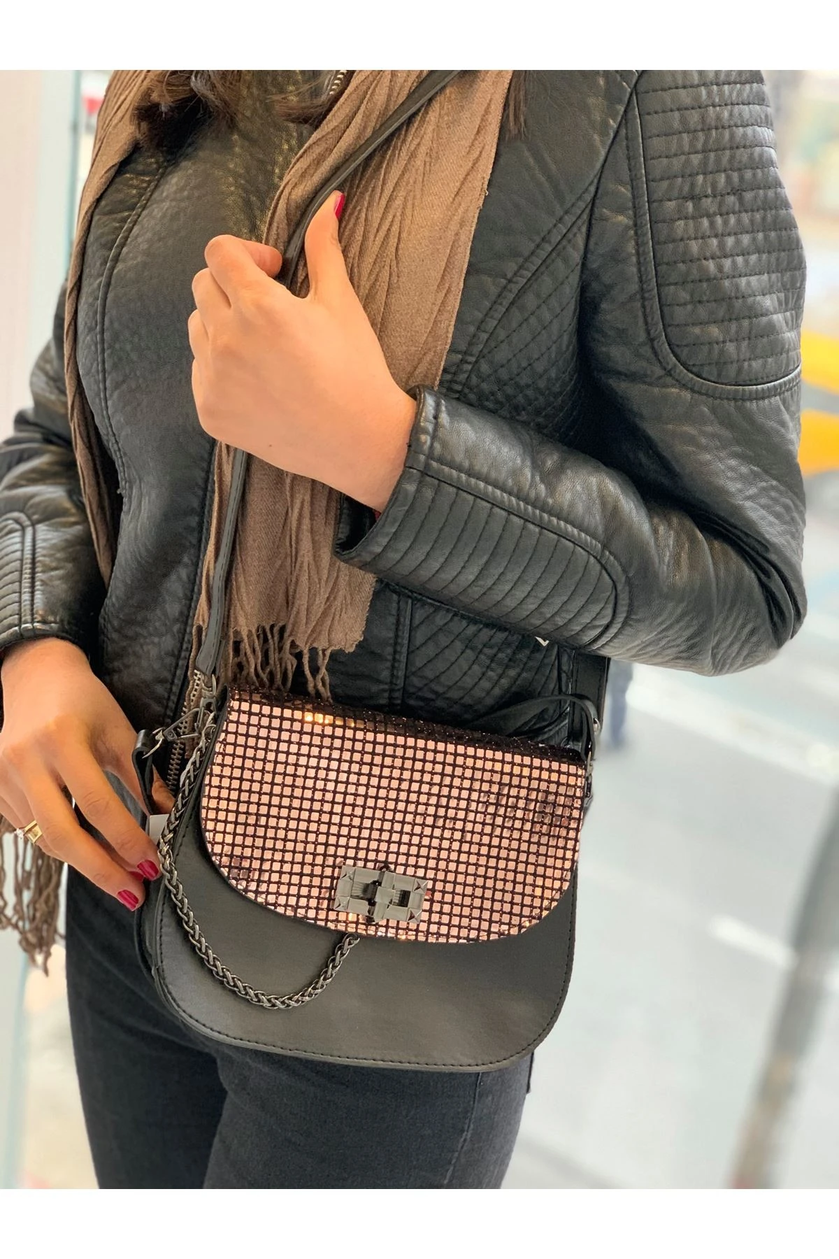 Kapagı desenlı bayan capraz