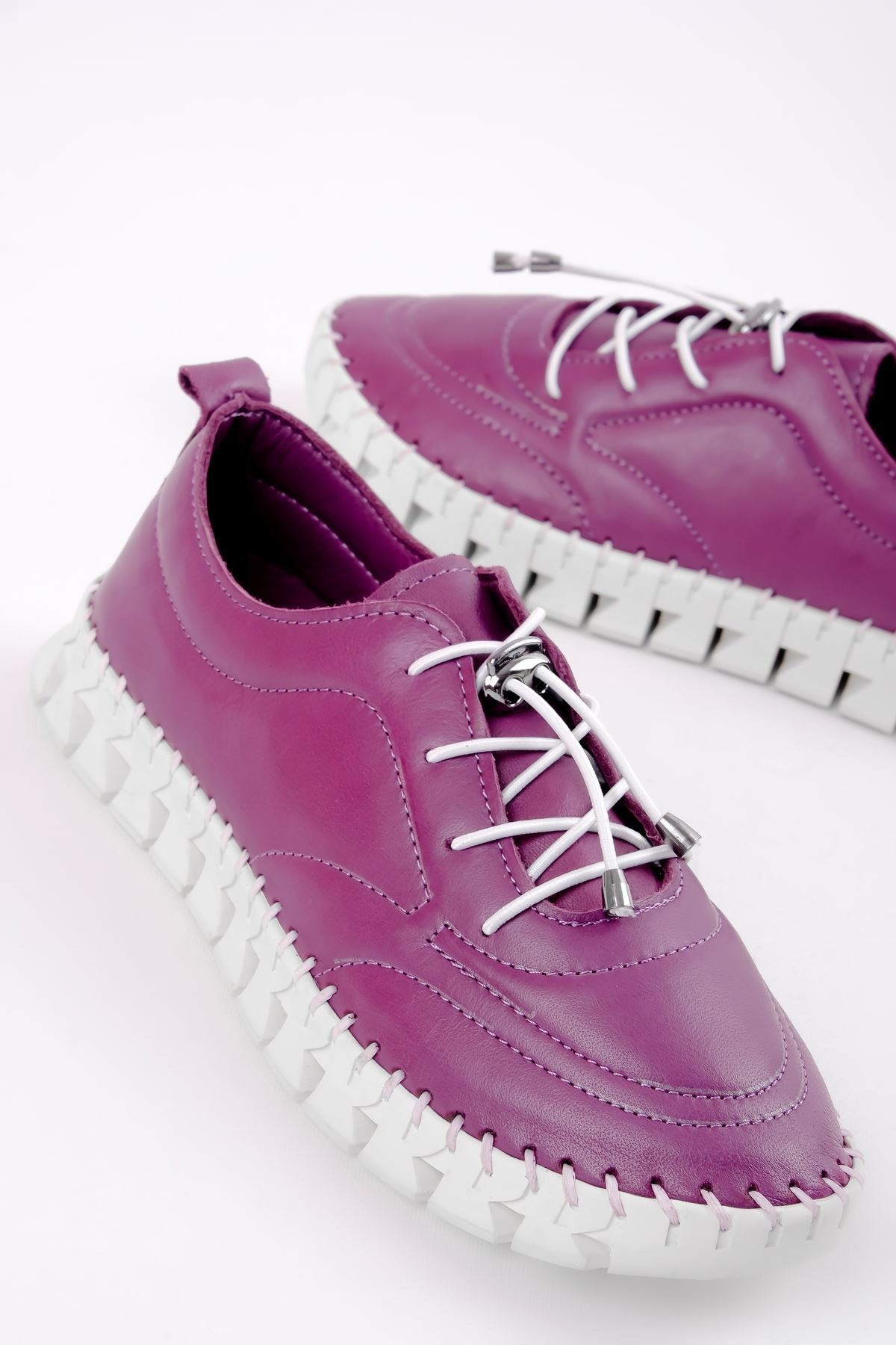 Belda Kadın Hakiki Deri Dikiş Detaylı Günlük Ayakkabı