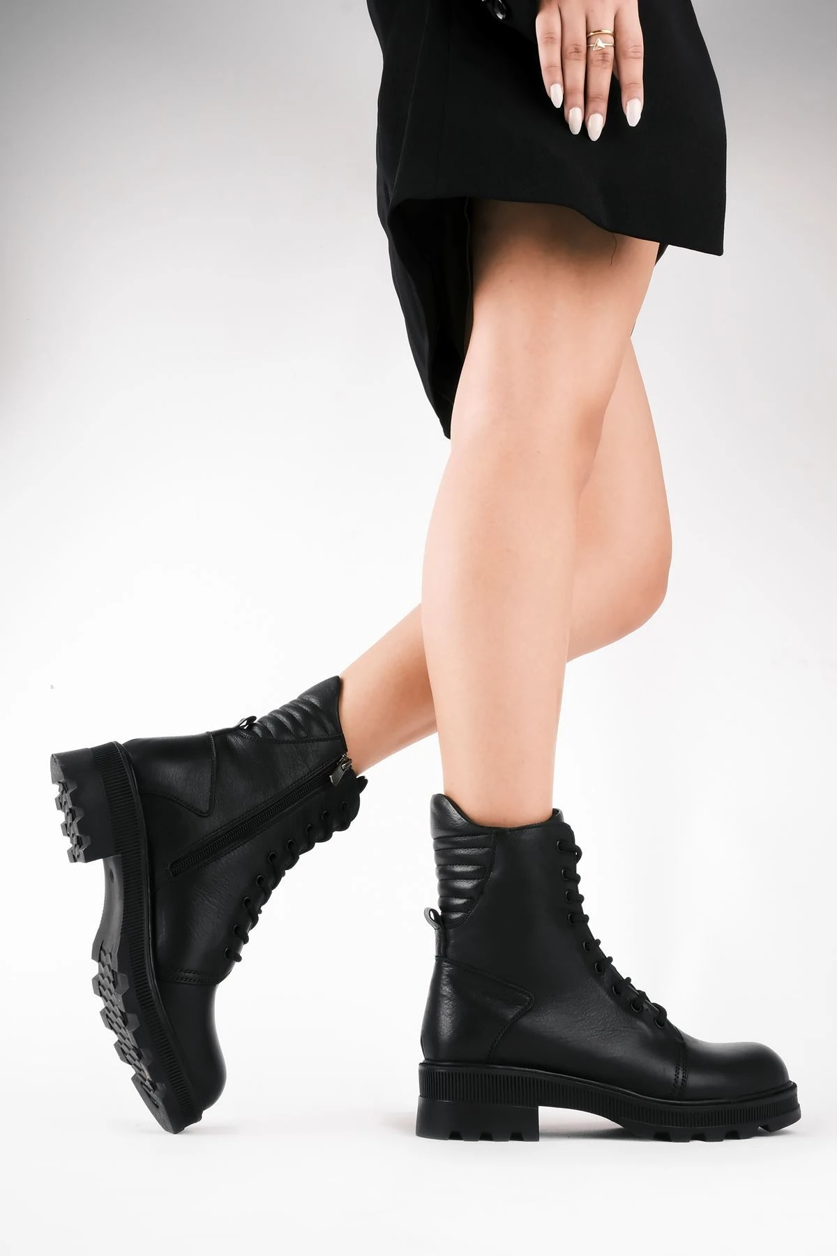 Soldier Bağcıklı Kadın Hakiki Deri Postal - SİYAH