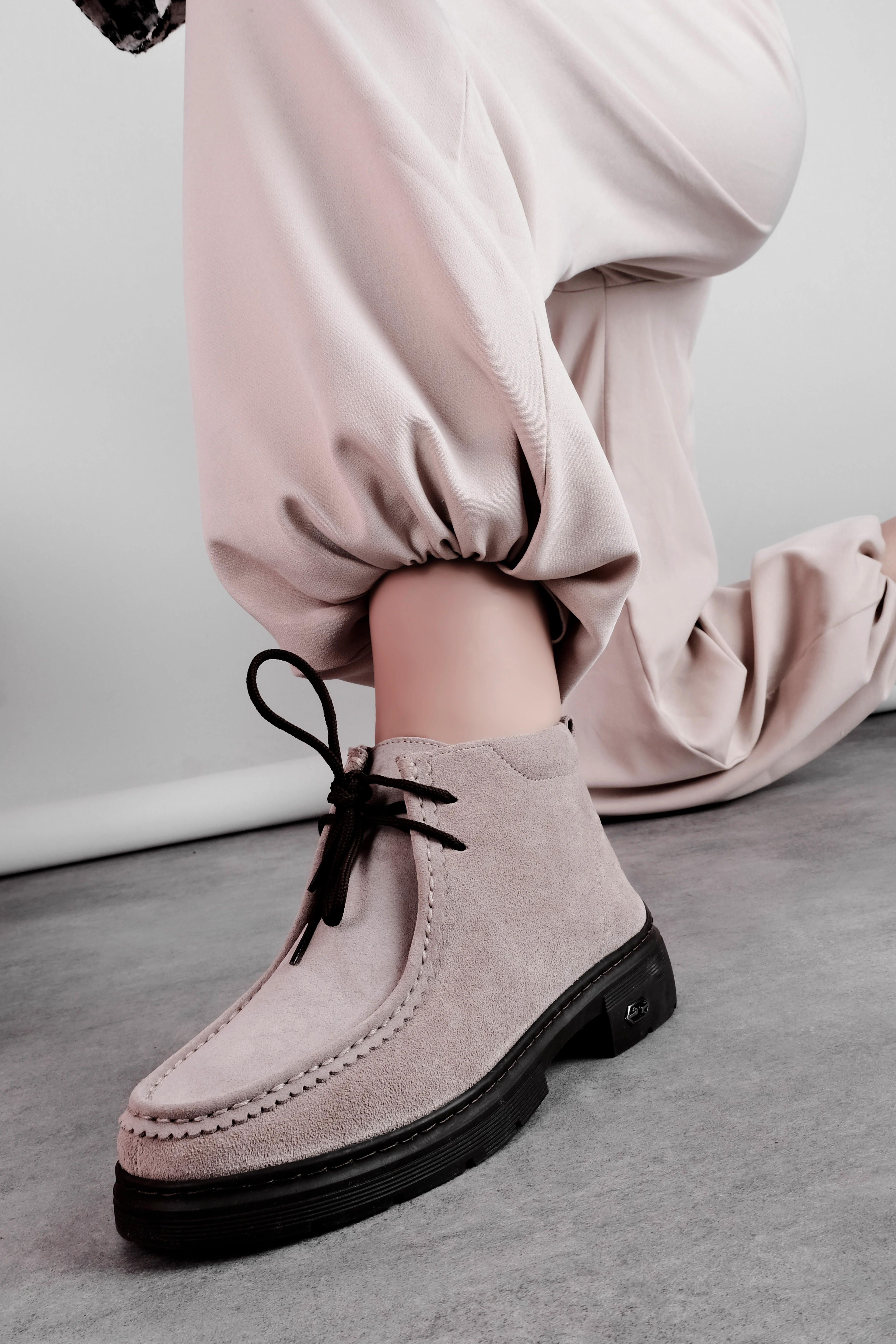 Phoka KAdın Hakiki Deri Dikişili Bağcıklı Bilek Boy Bot (B4281) - S.KREM